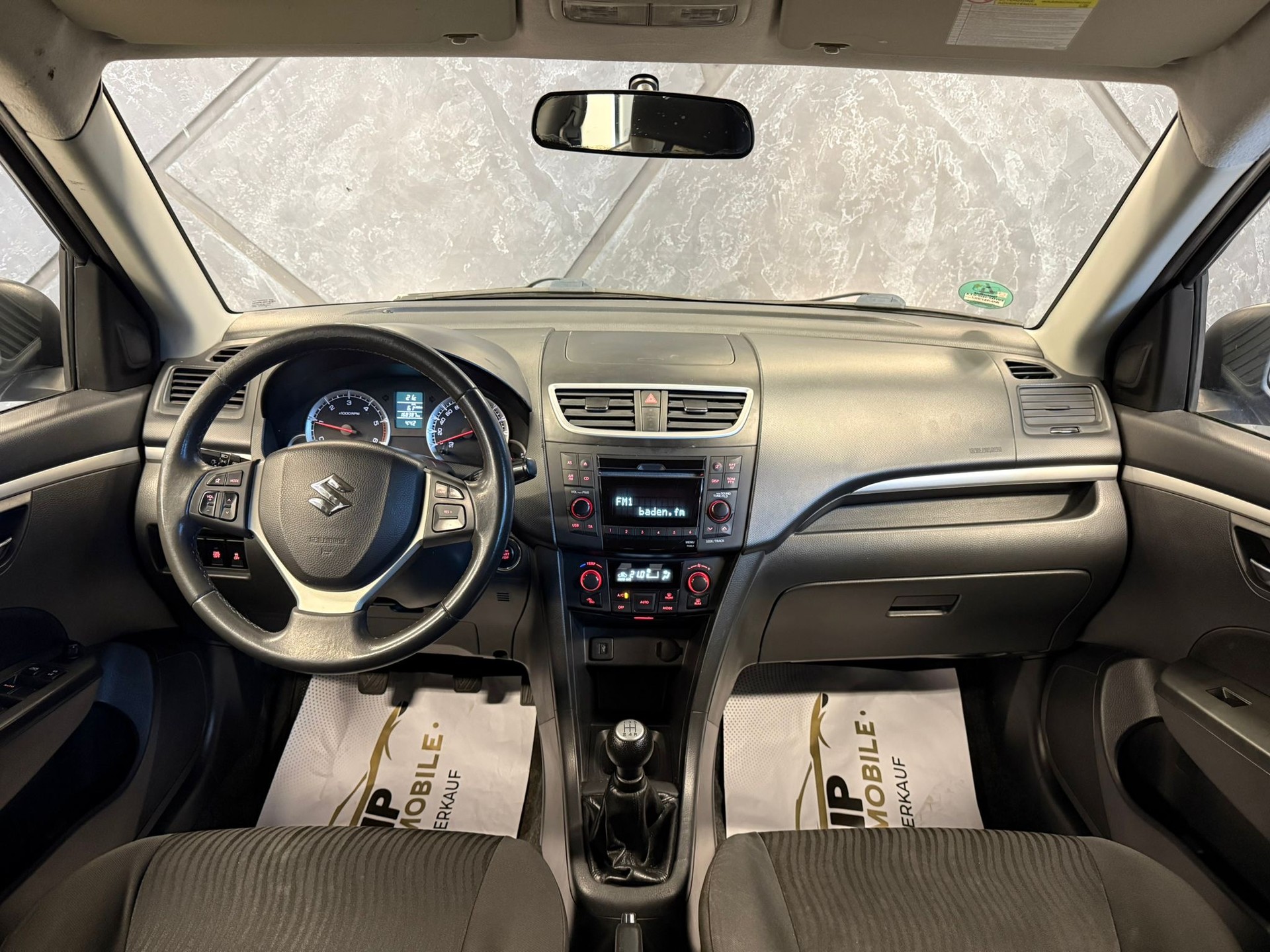 SUZUKI Swift 1.3 16V TDI GL Top-image-8