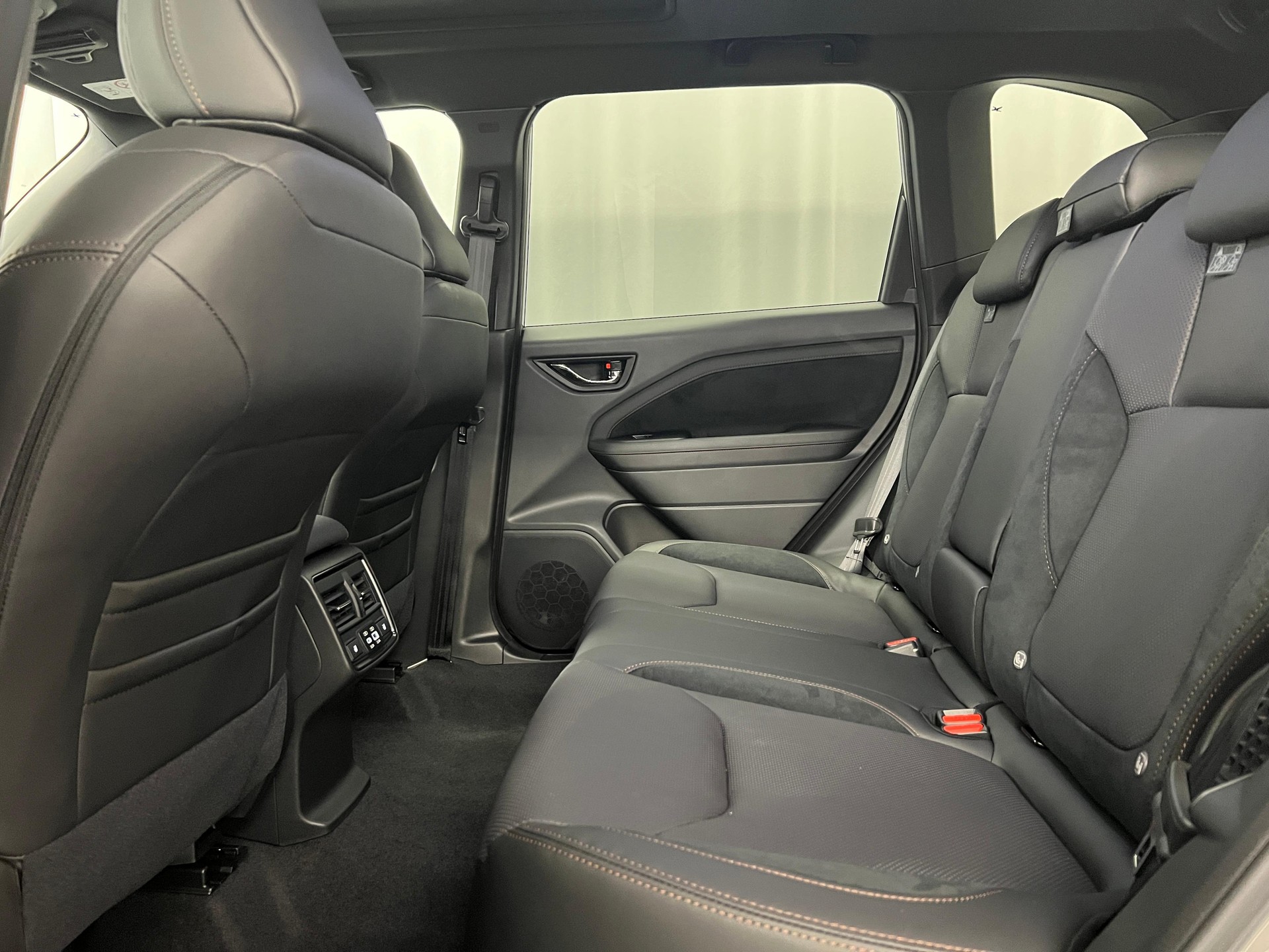 SUBARU Forester Station 2.0i e-Boxer Luxury-image-6