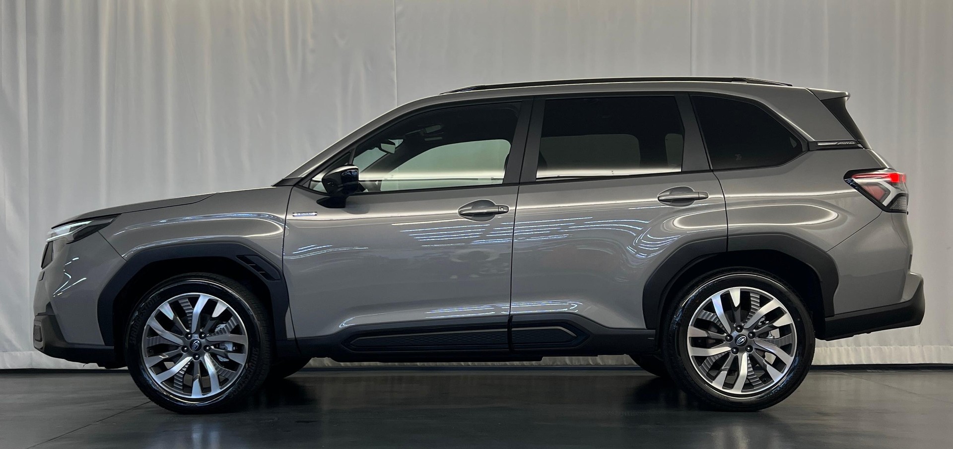 SUBARU Forester Station 2.0i e-Boxer Luxury-showroom-element-3