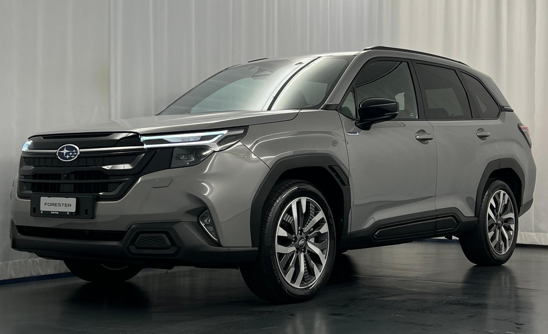 SUBARU Forester Station 2.0i e-Boxer Luxury-showroom-element-1