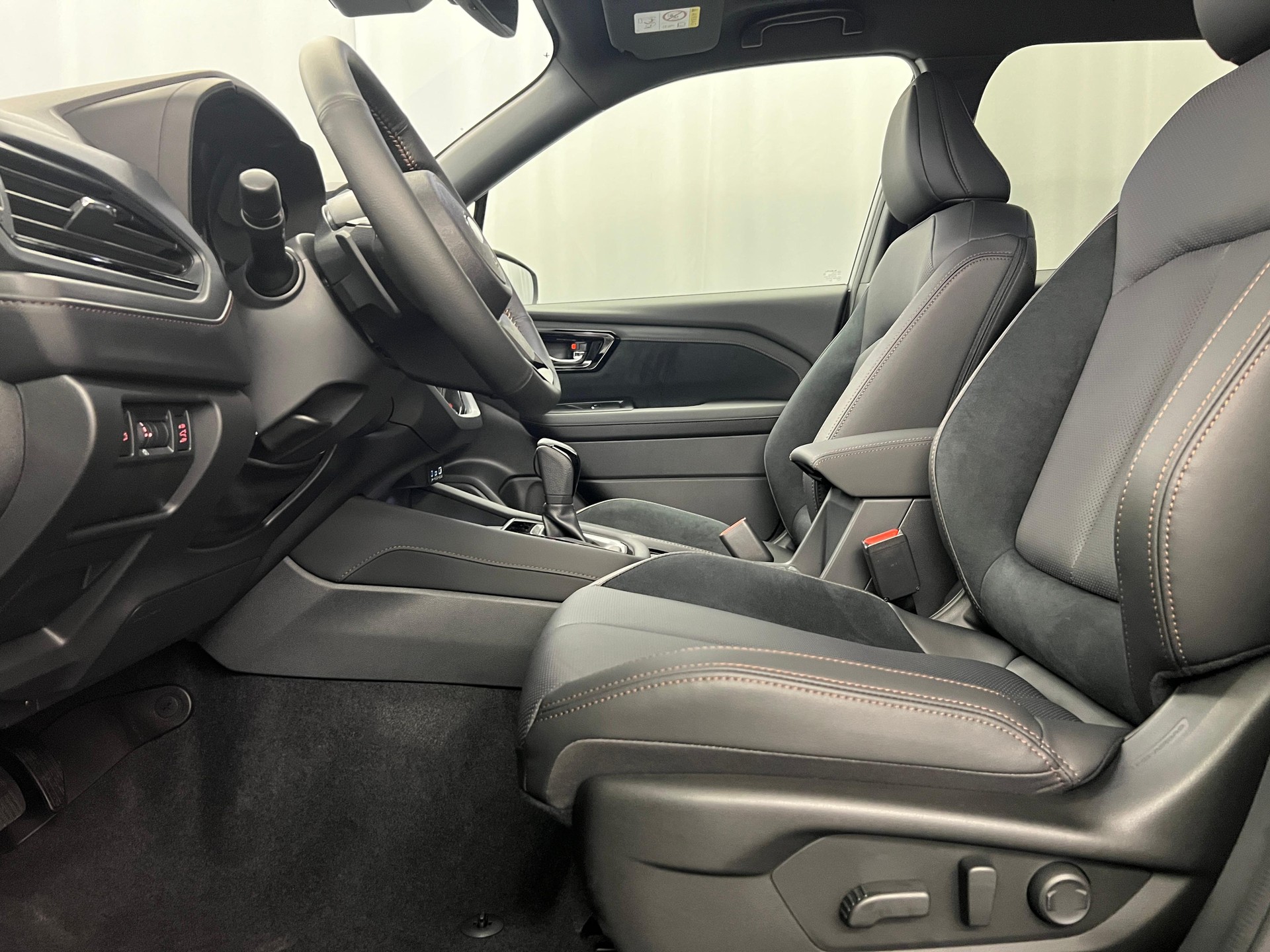 SUBARU Forester Station 2.0i e-Boxer Luxury-showroom-element-2