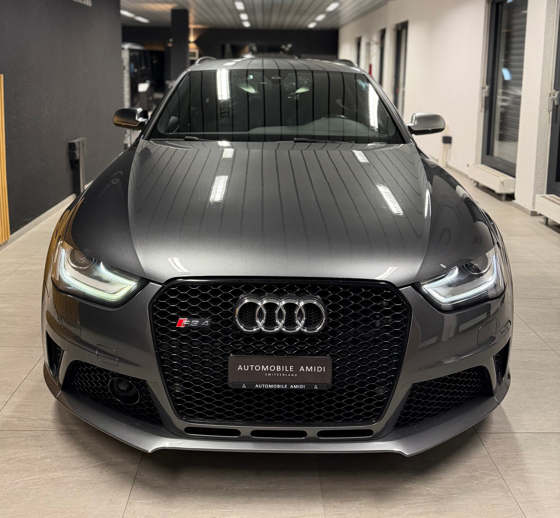 AUDI RS4 Avant 4.2 FSI V8 quattro S-tronic, Schalensitze!-showroom-element-1