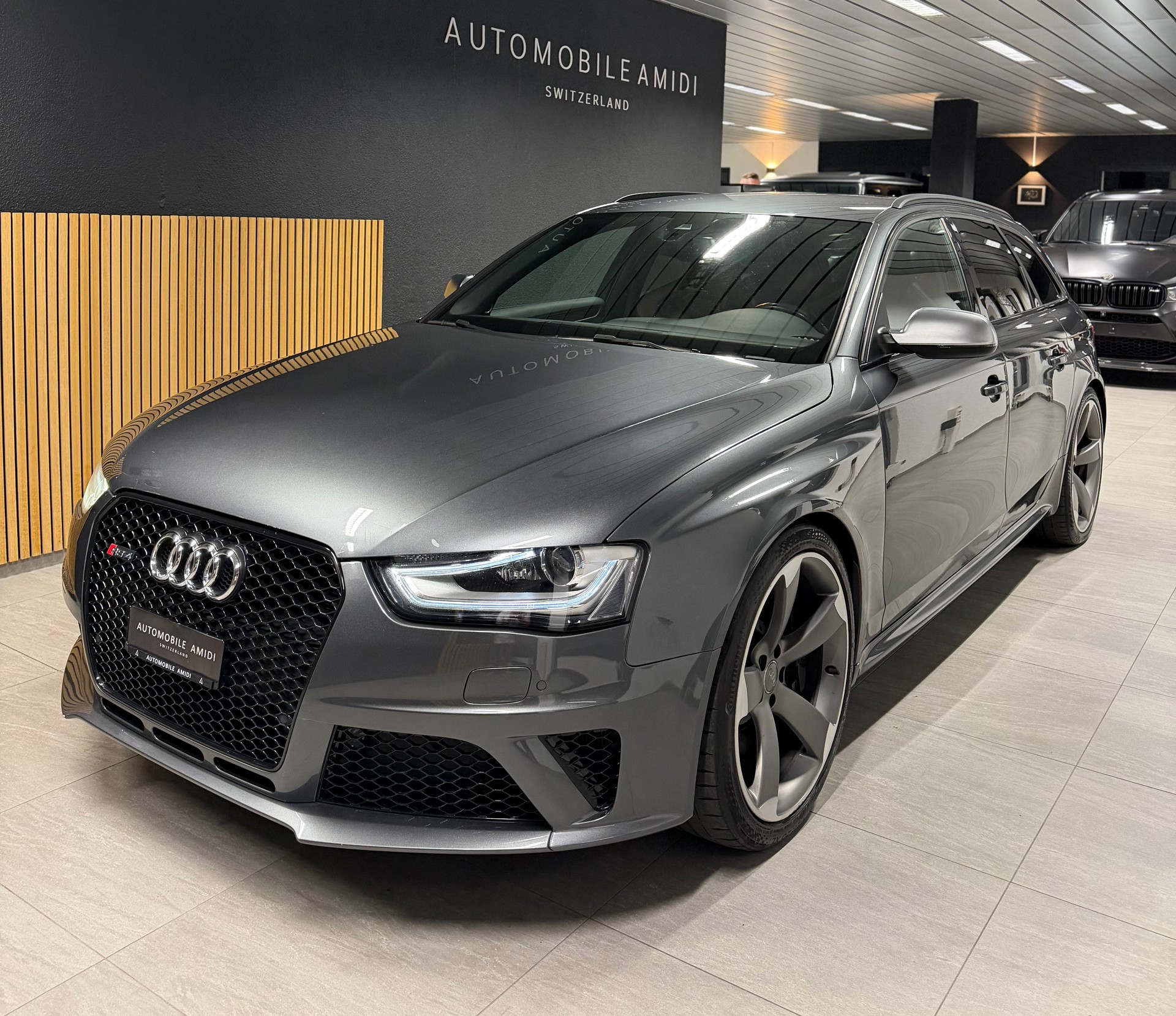 AUDI RS4 Avant 4.2 FSI V8 quattro S-tronic, Schalensitze!