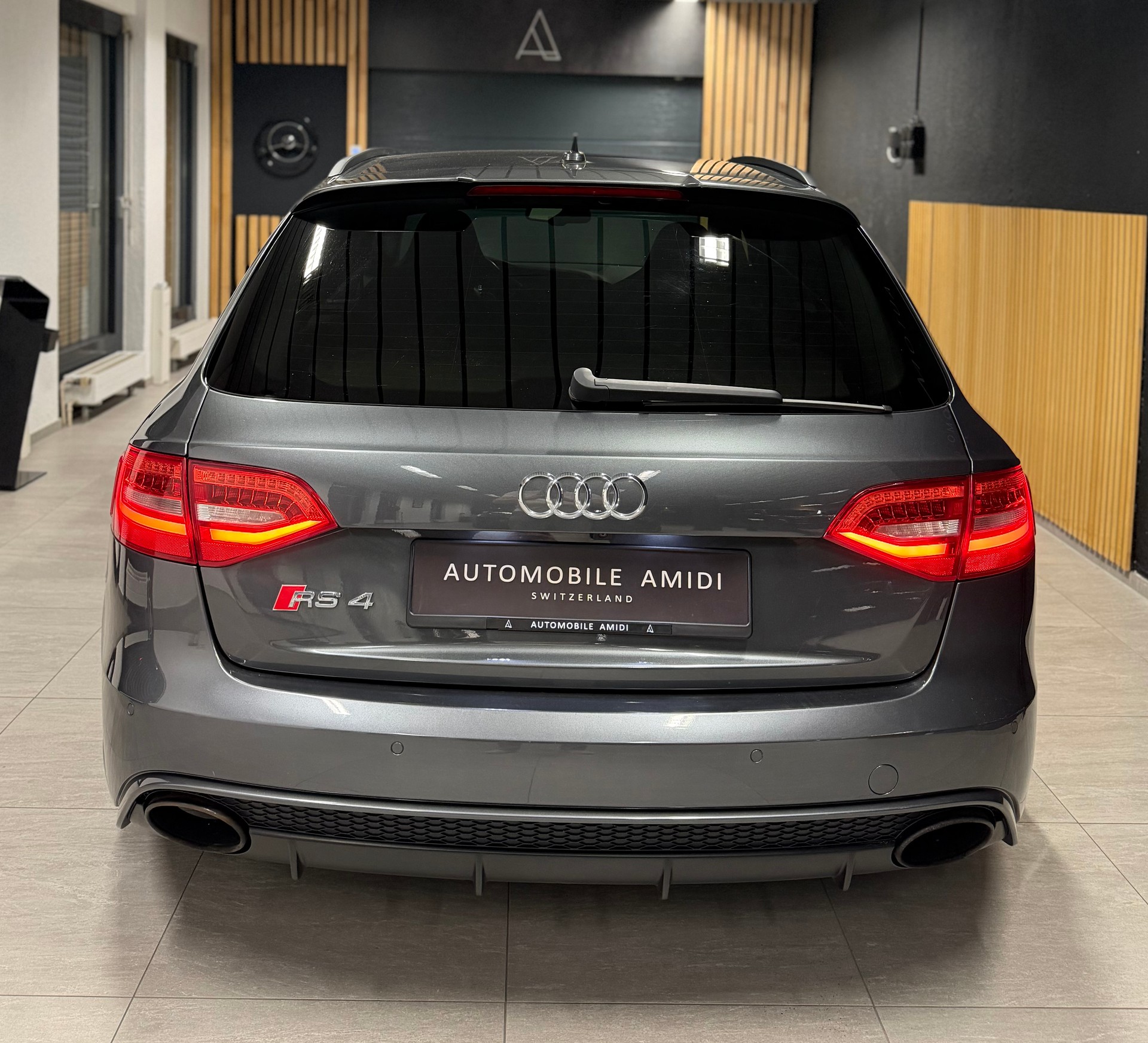 AUDI RS4 Avant 4.2 FSI V8 quattro S-tronic, Schalensitze!-showroom-element-3