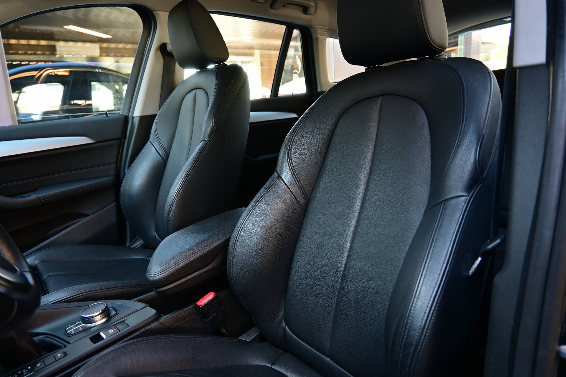 BMW X1 20d xDrive SAG-image-10