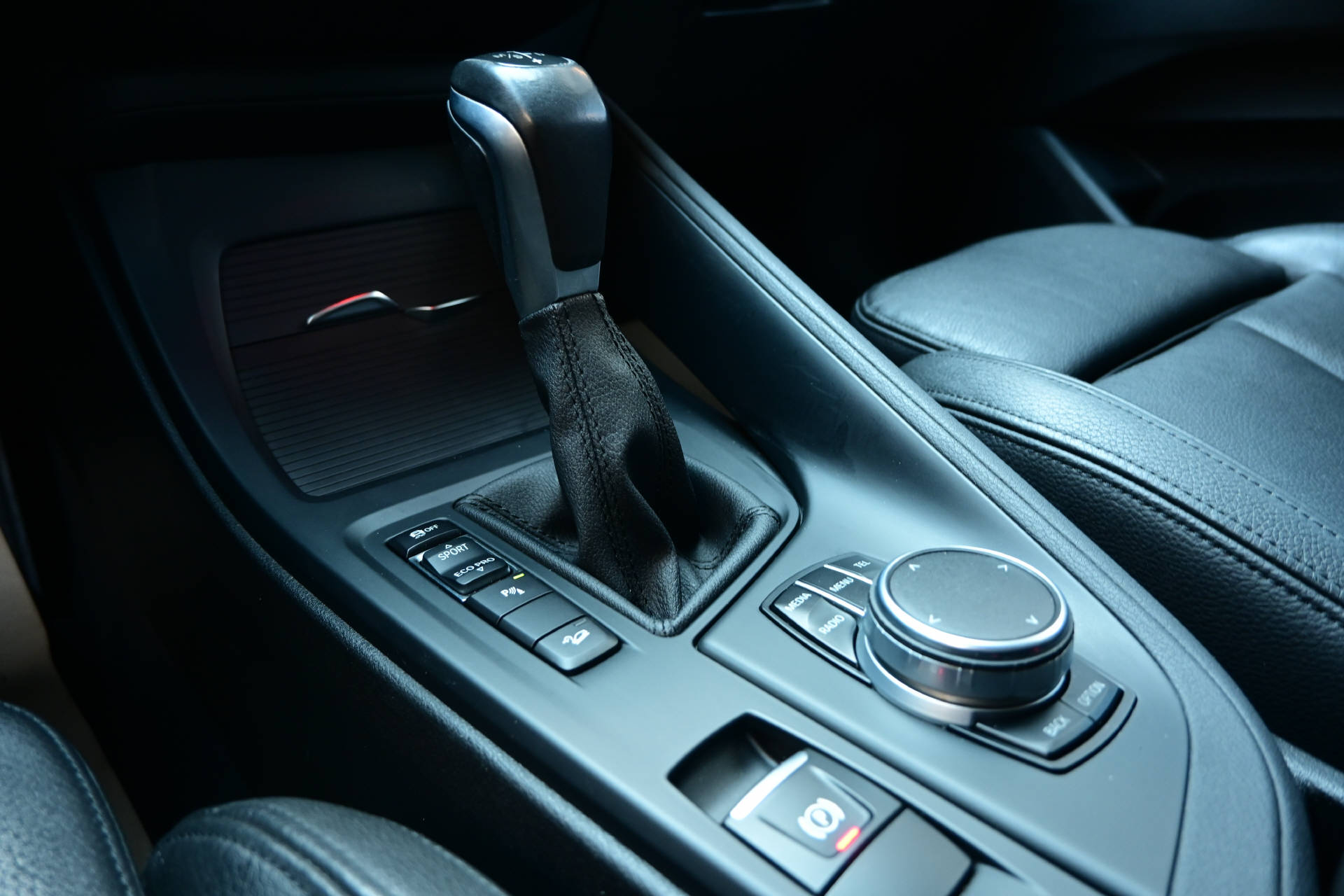 BMW X1 20d xDrive SAG-image-16
