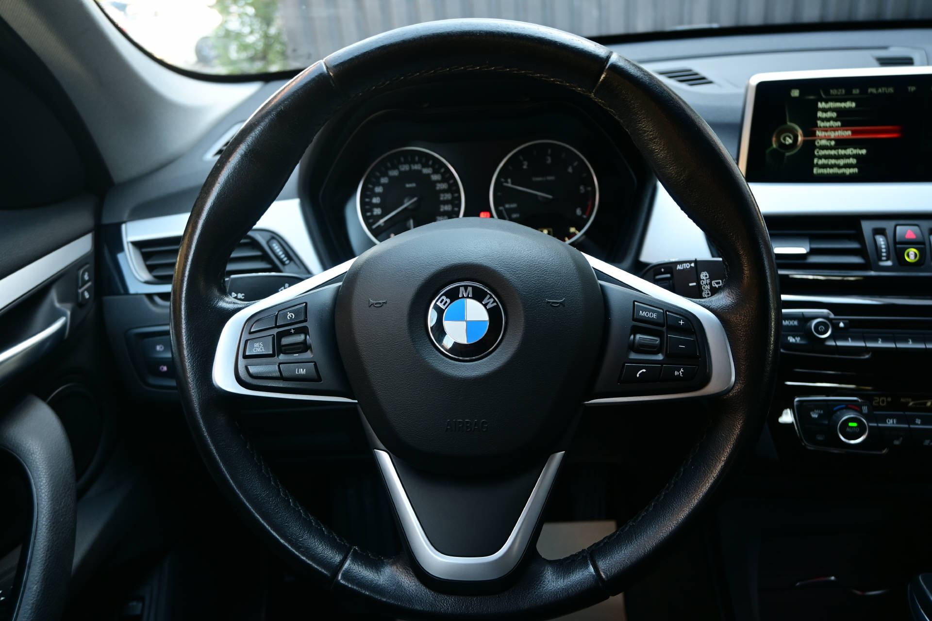 BMW X1 20d xDrive SAG-image-19