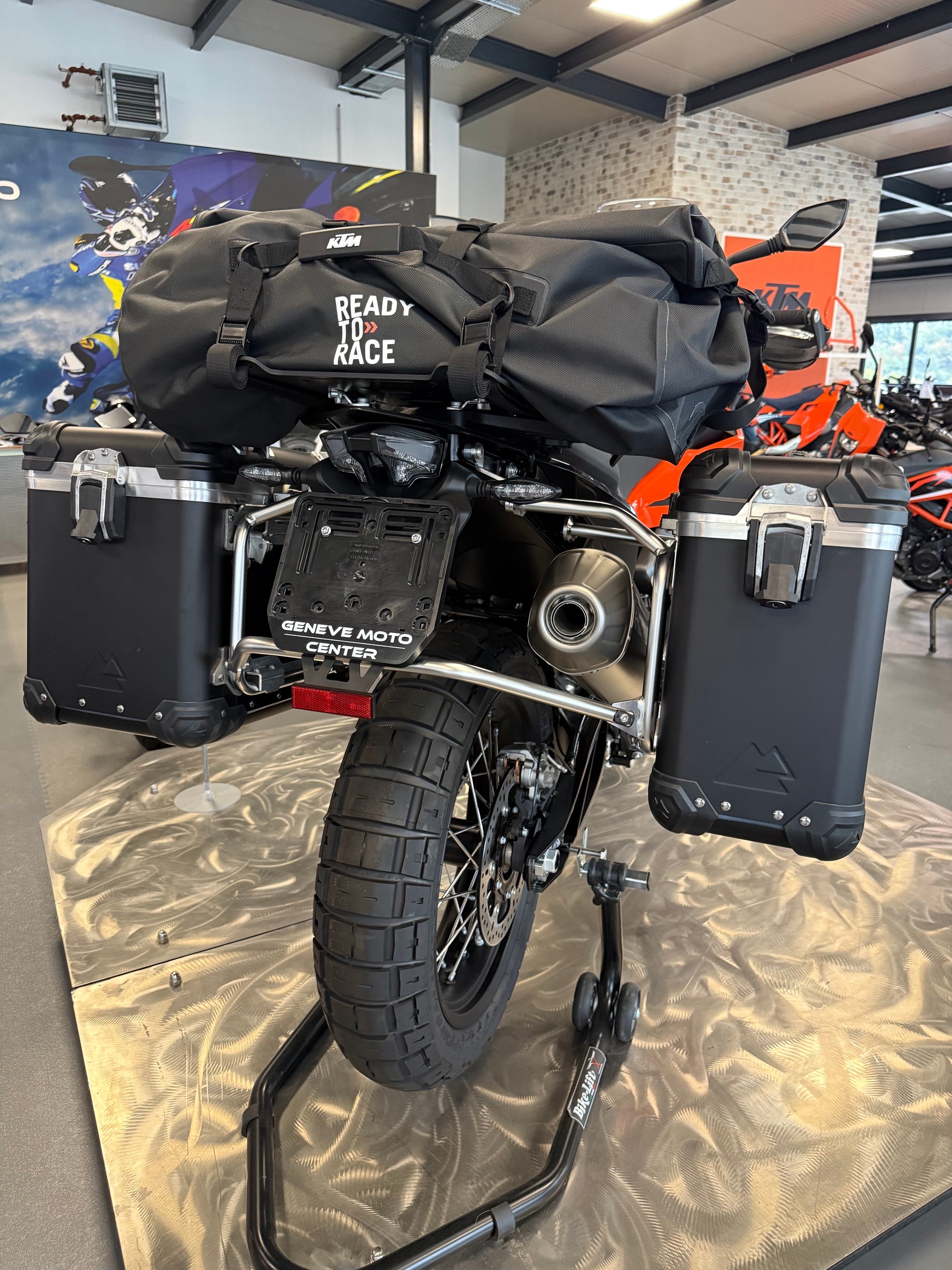 KTM 790 Adventure-image-2