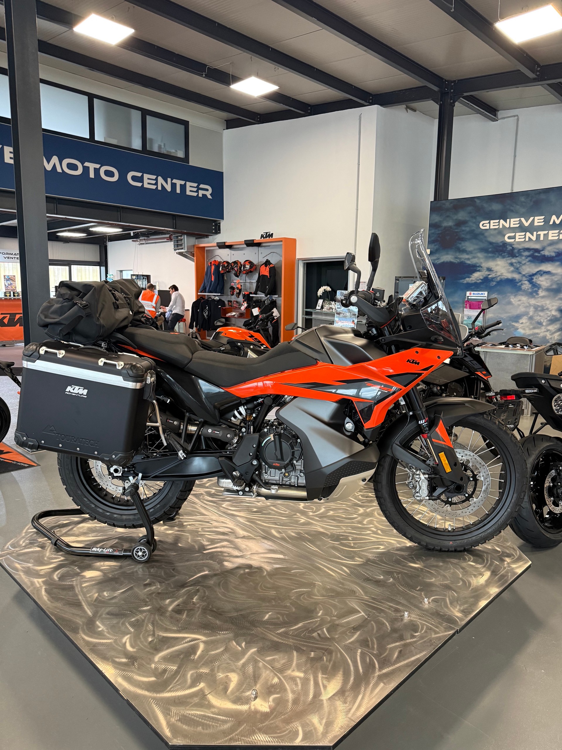 KTM 790 Adventure-image-0