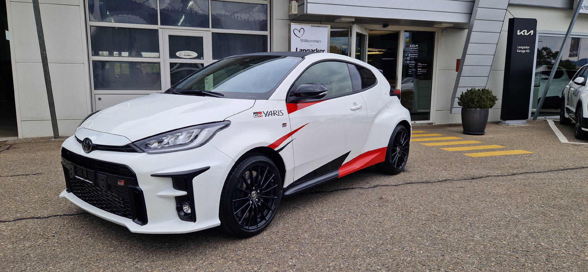 TOYOTA GR Yaris 1.6 Turbo Sport 4x4-image-1