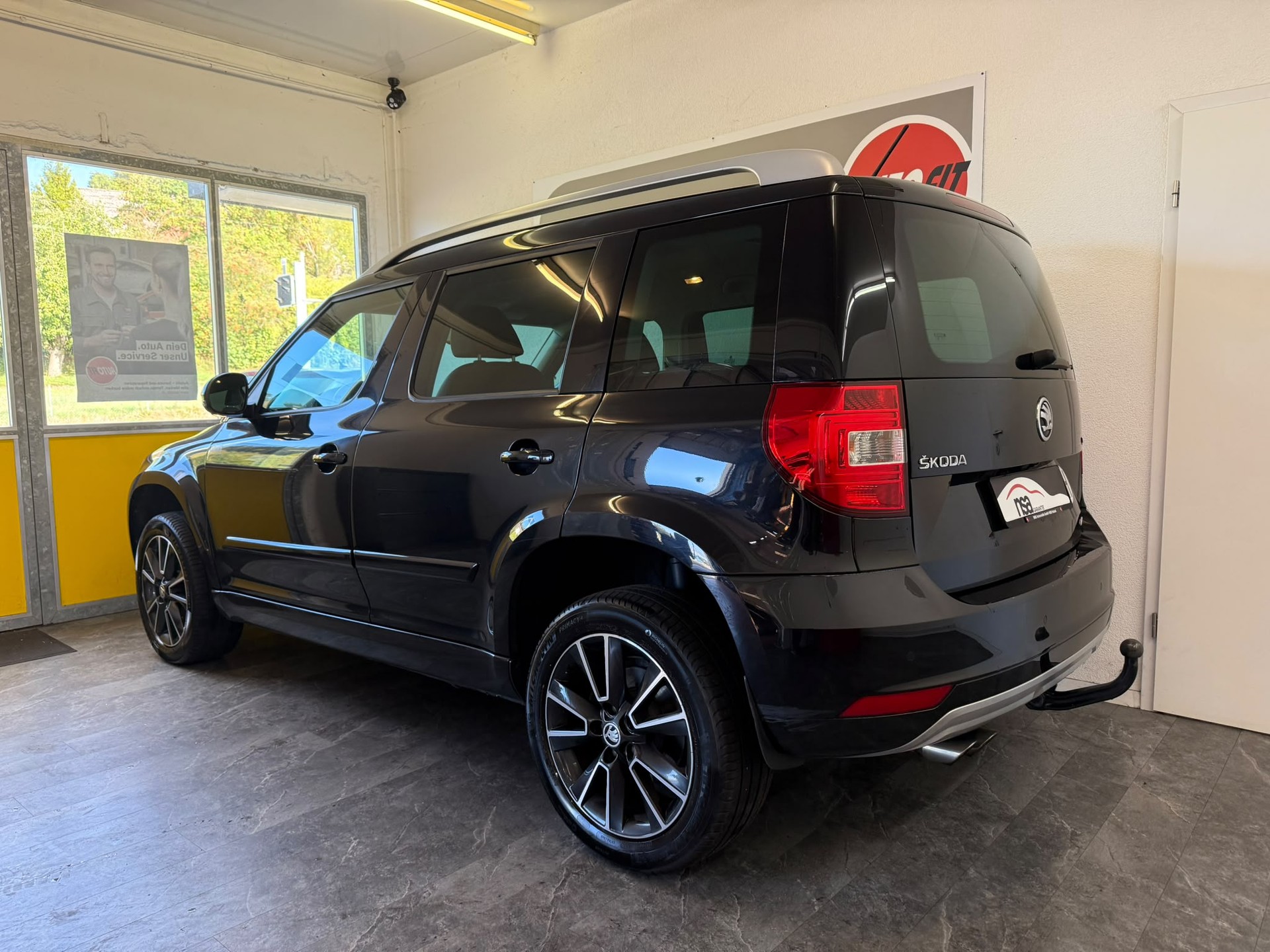 SKODA Yeti 1.8 TSI Elegance 4x4 DSG AHK 1.8T-image-2
