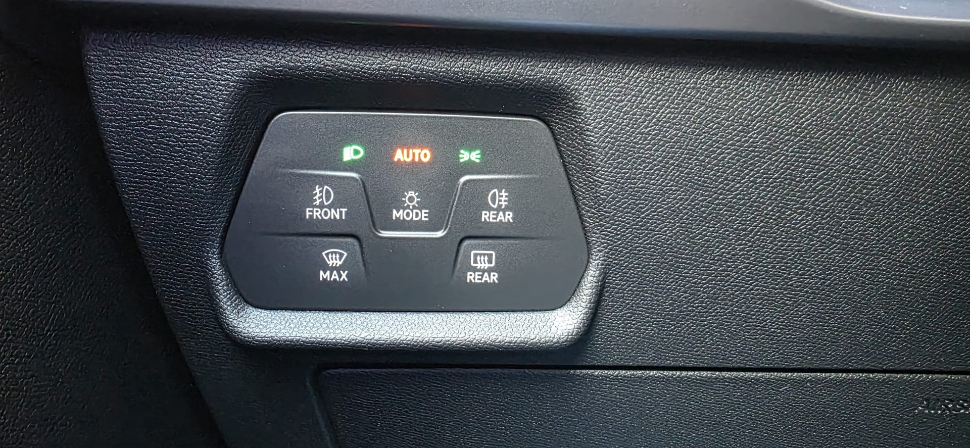 CUPRA Formentor 1.5 TSI DSG-image-19