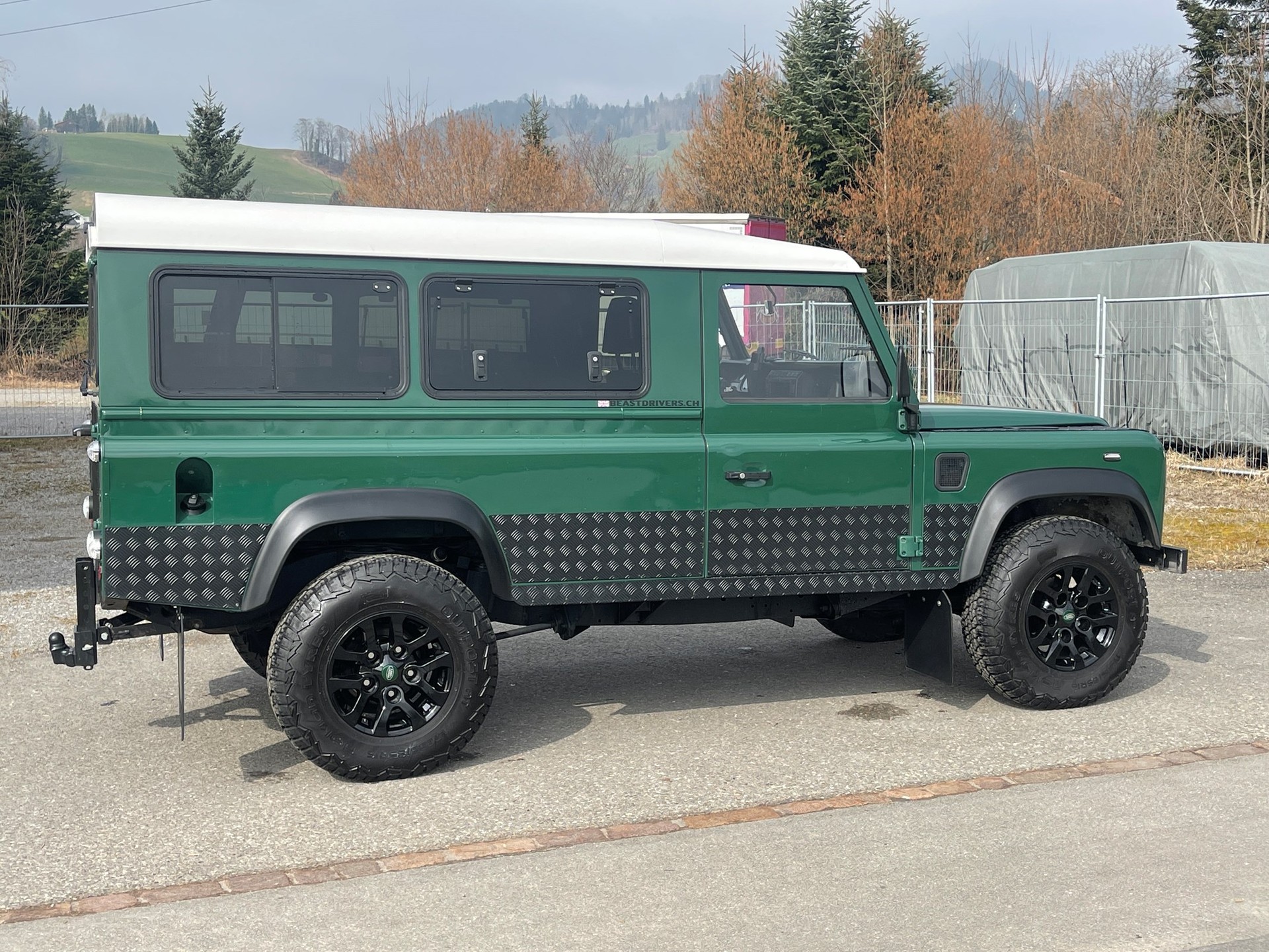 LAND ROVER DEFENDER 110 2.5 Td5 HT-image-4