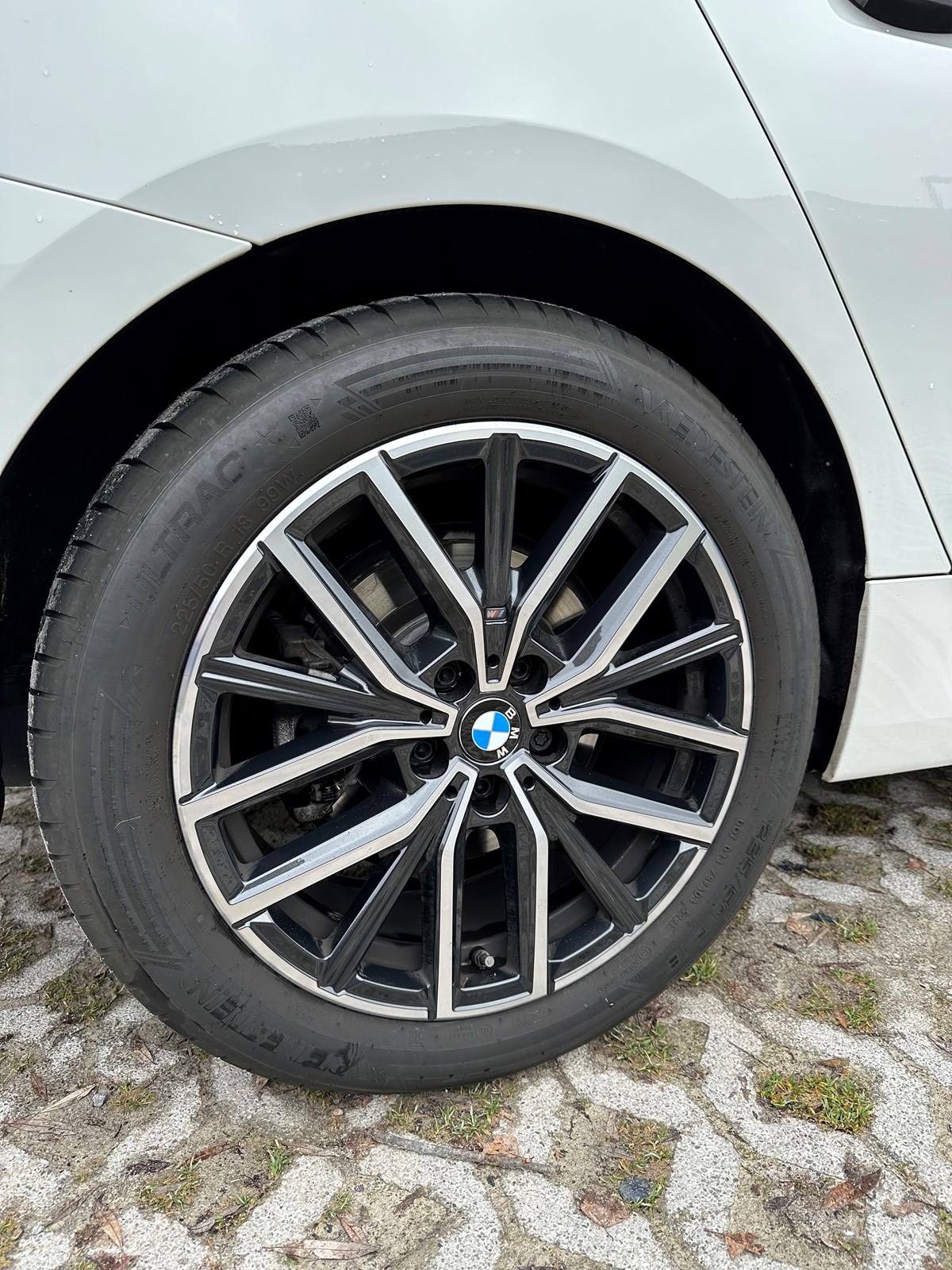 BMW 218d Active Tourer M Sport DKG-image-7