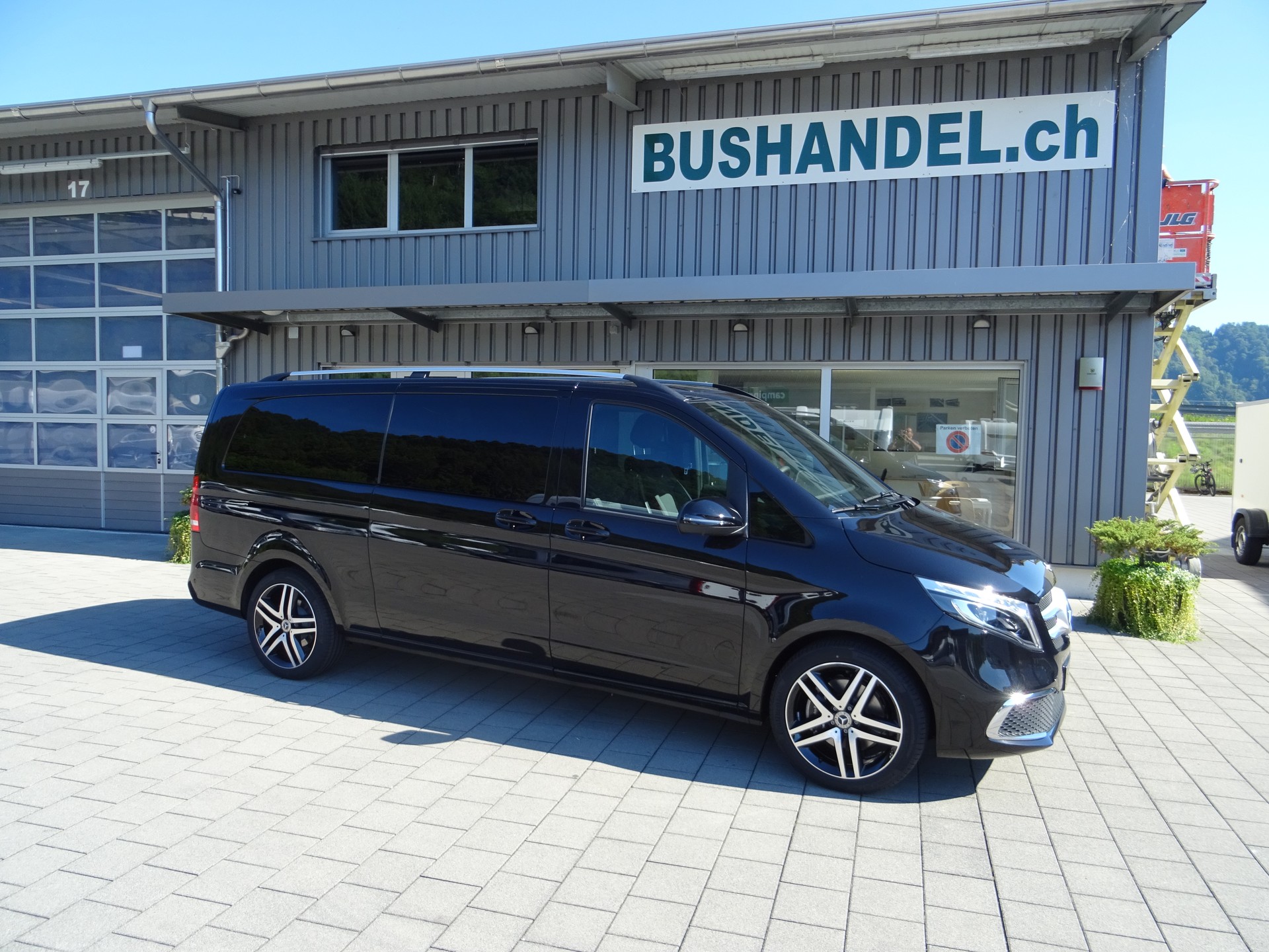 MERCEDES-BENZ V300 d 4Matic SWISS Edition-image-1