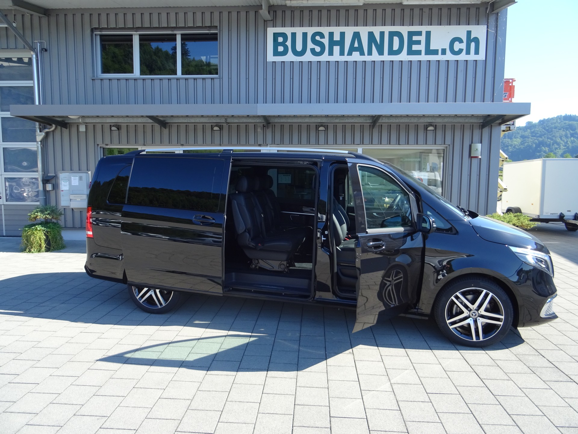 MERCEDES-BENZ V300 d 4Matic SWISS Edition-image-2
