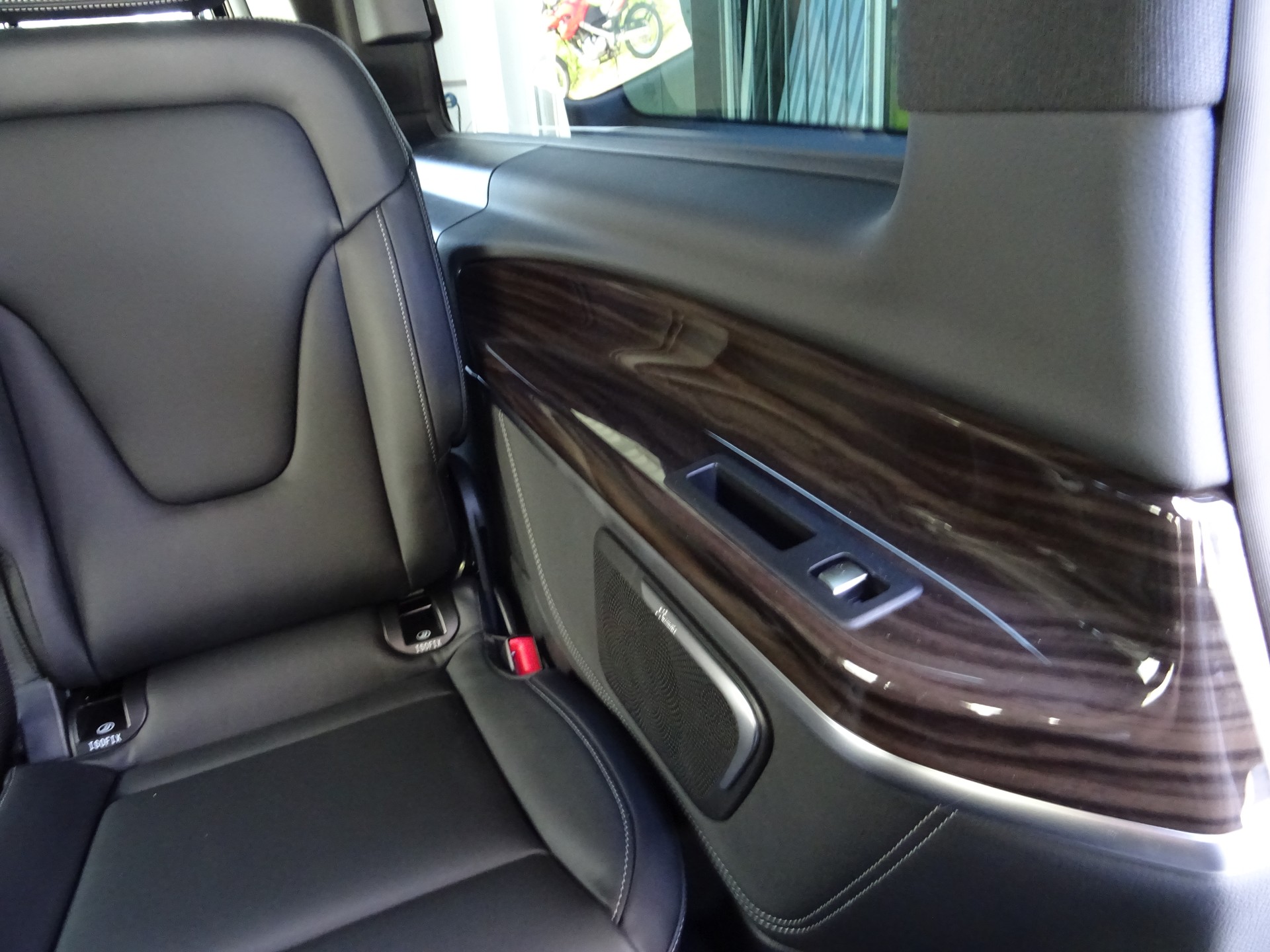 MERCEDES-BENZ V300 d 4Matic SWISS Edition-image-12