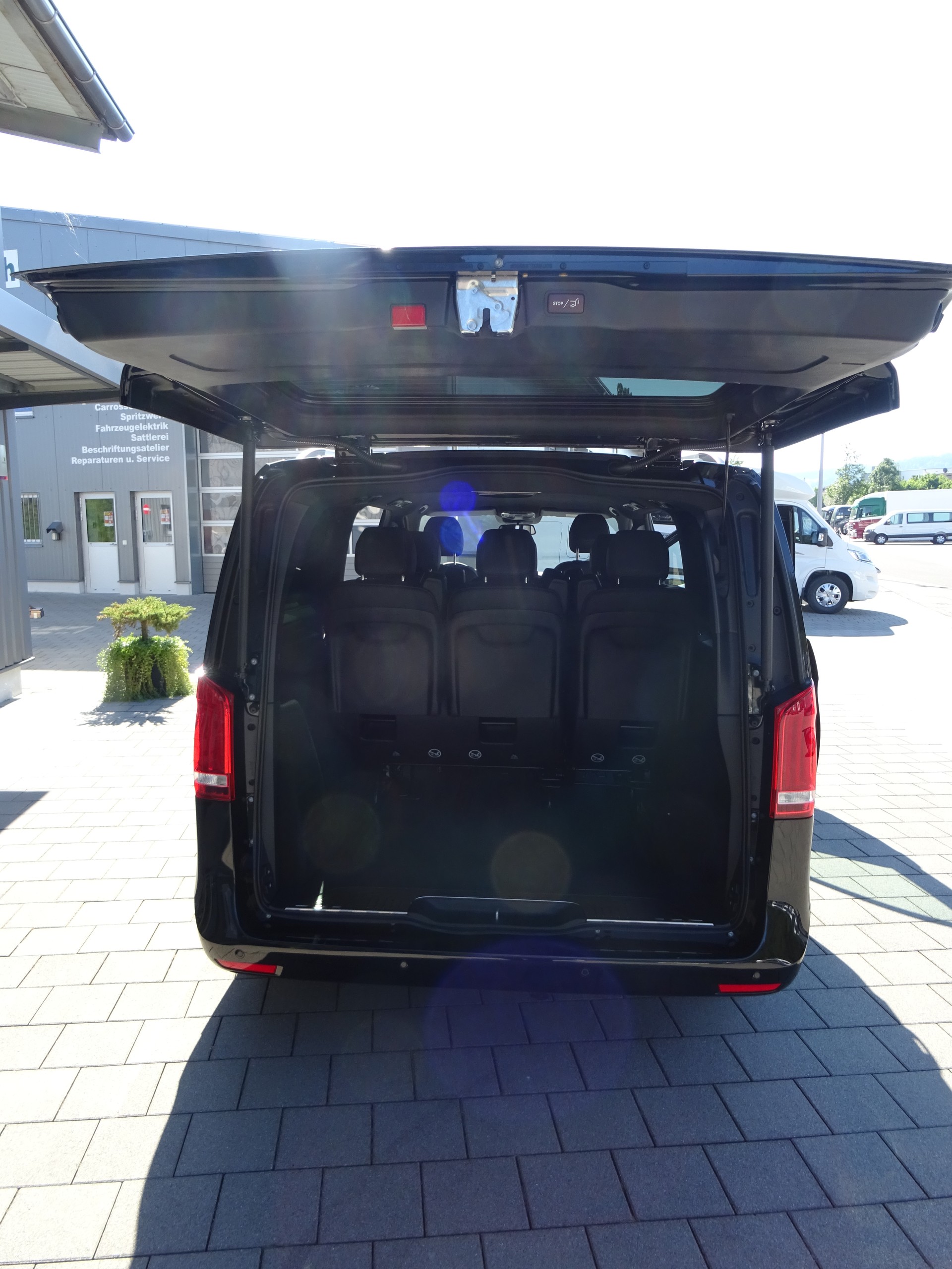 MERCEDES-BENZ V300 d 4Matic SWISS Edition-image-5