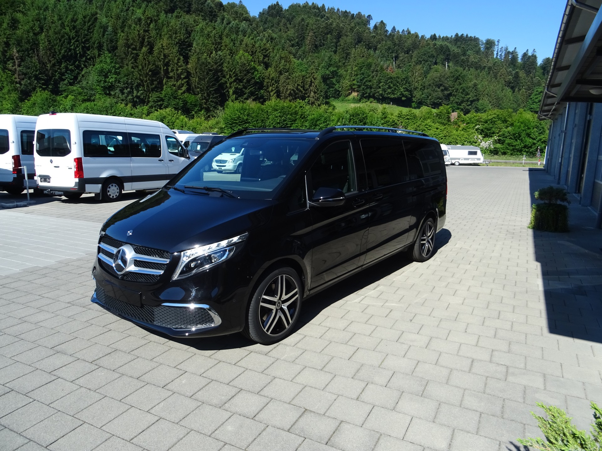 MERCEDES-BENZ V300 d 4Matic SWISS Edition-image-8