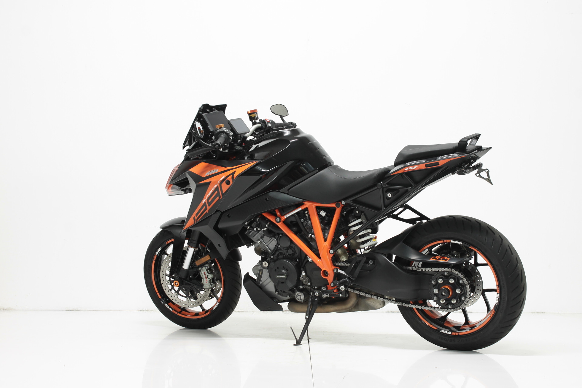 KTM 1290 Super Duke GT-image-3