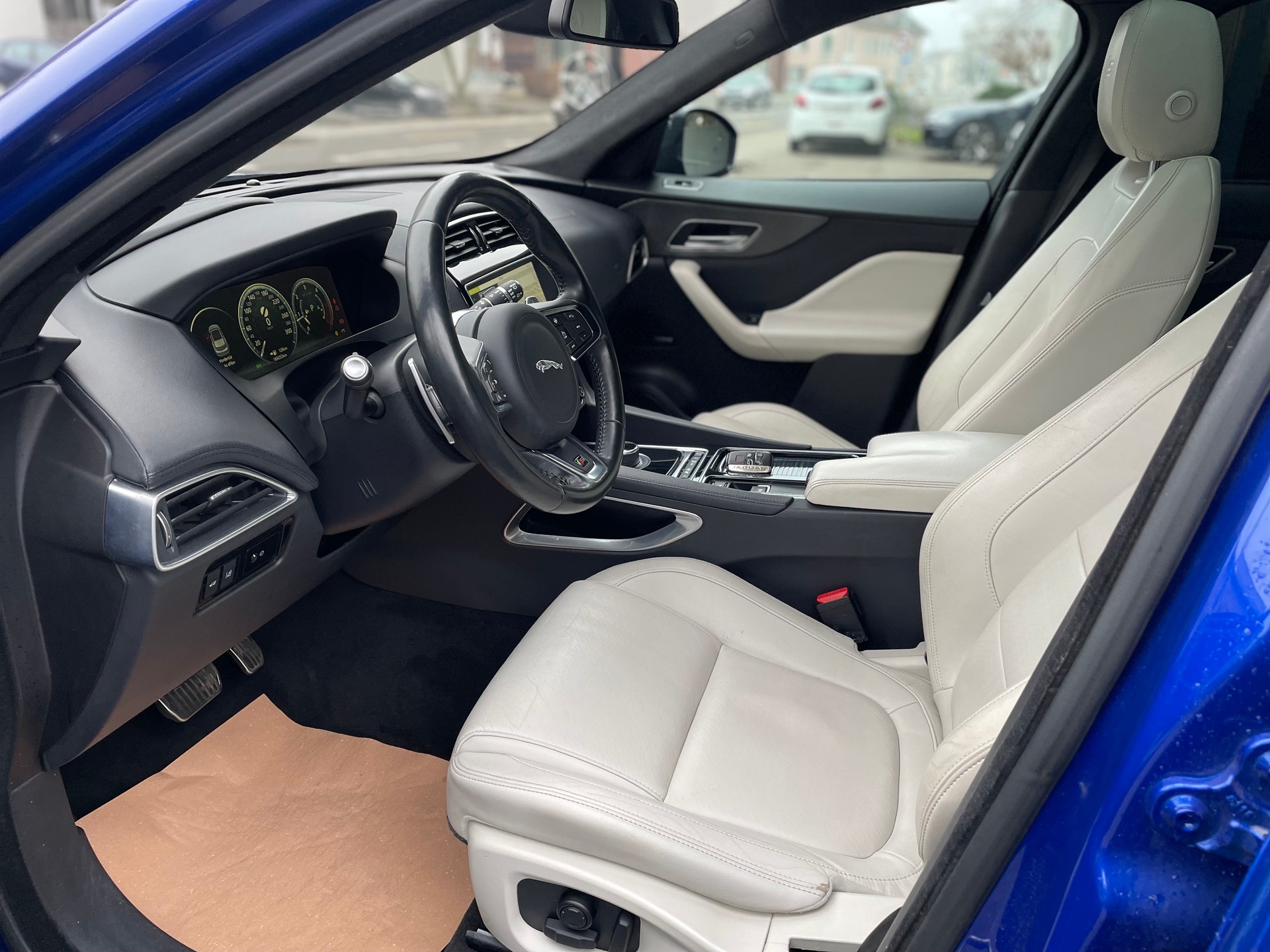 JAGUAR F-Pace 3.0 TD R-Sport AWD Automatik-image-6