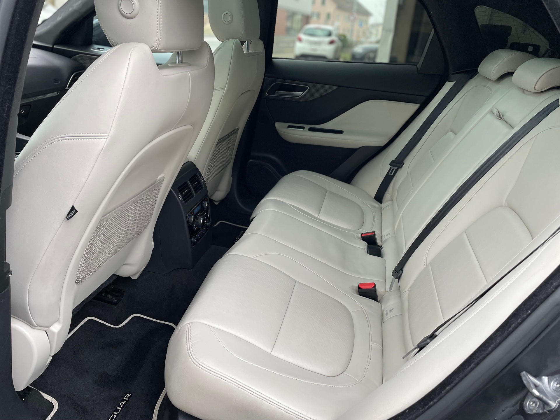 JAGUAR F-Pace 3.0 TD R-Sport AWD Automatik-image-7