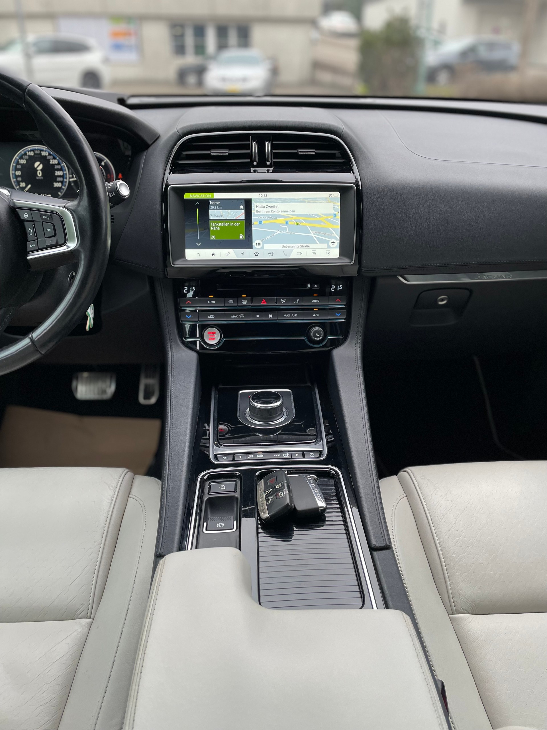 JAGUAR F-Pace 3.0 TD R-Sport AWD Automatik-image-12