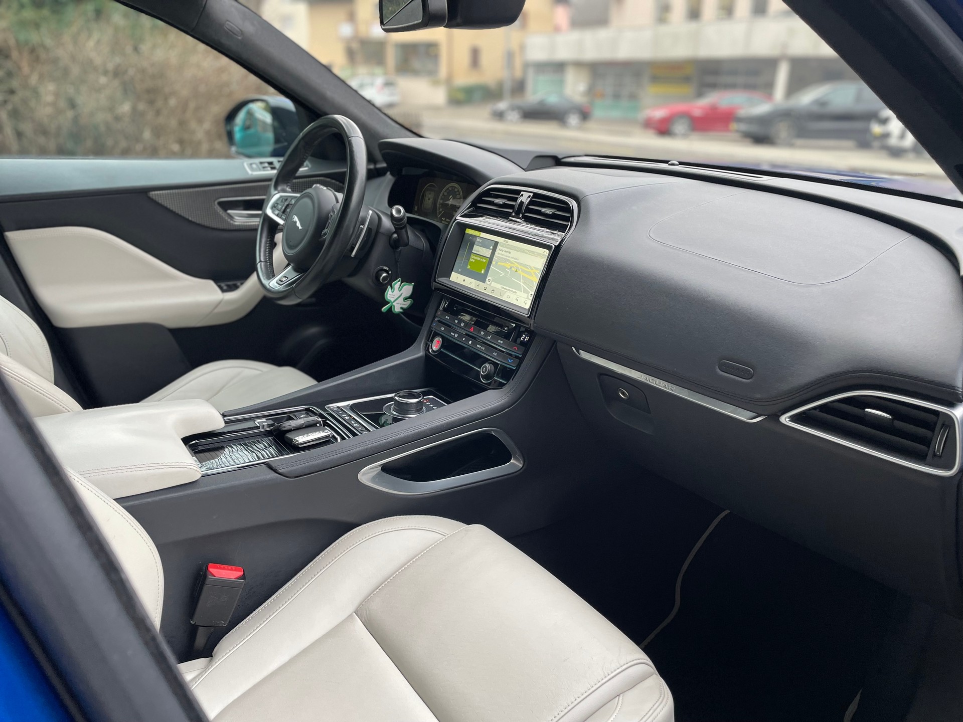 JAGUAR F-Pace 3.0 TD R-Sport AWD Automatik-image-8