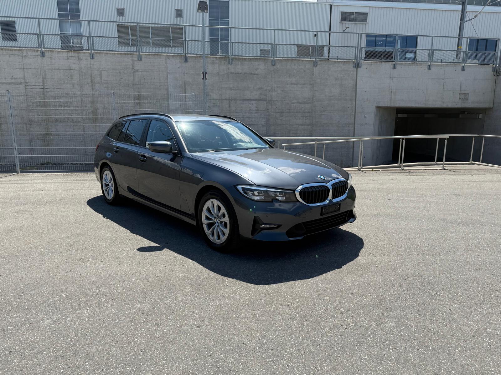 BMW 320d xDrive 48V Touring Steptronic-showroom-element-2