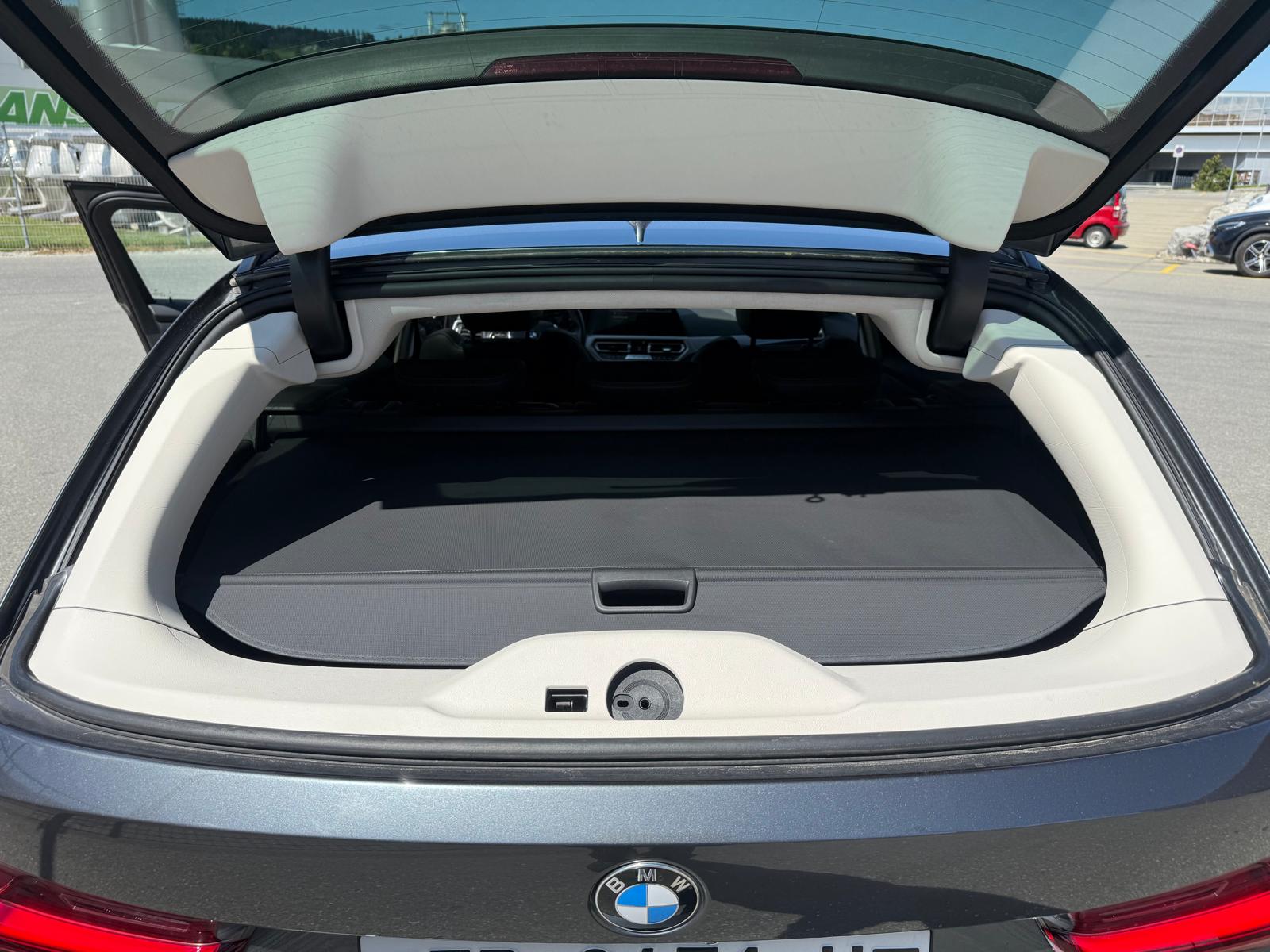 BMW 320d xDrive 48V Touring Steptronic-image-18
