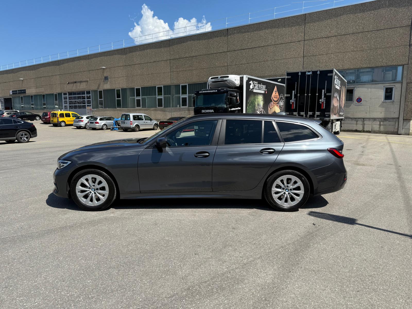 BMW 320d xDrive 48V Touring Steptronic-image-7