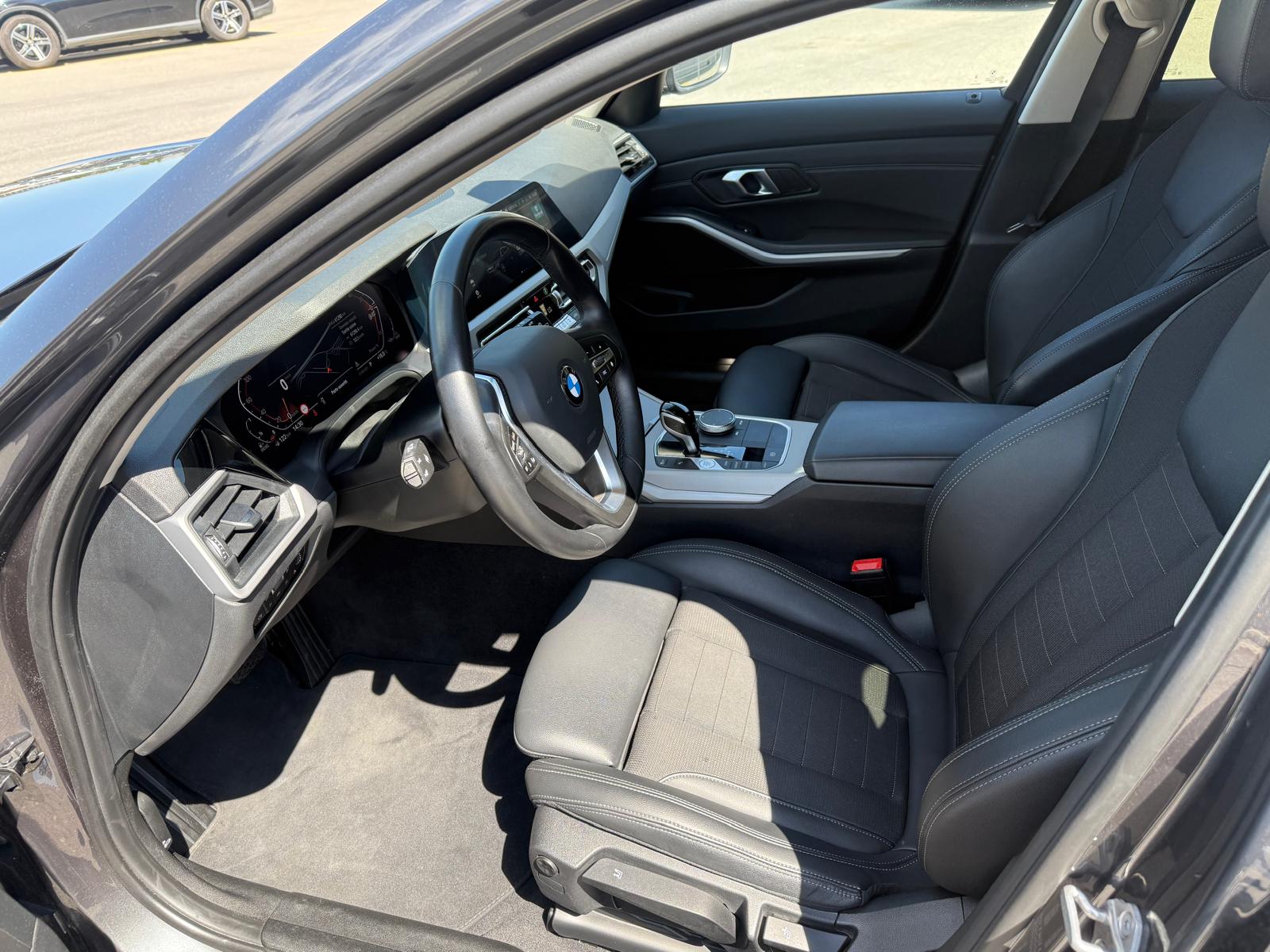 BMW 320d xDrive 48V Touring Steptronic-image-10