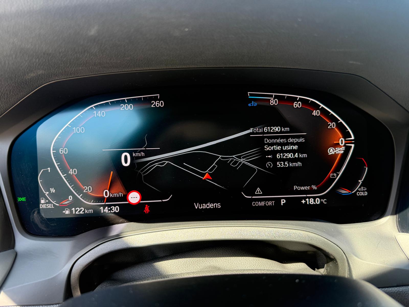 BMW 320d xDrive 48V Touring Steptronic-image-12