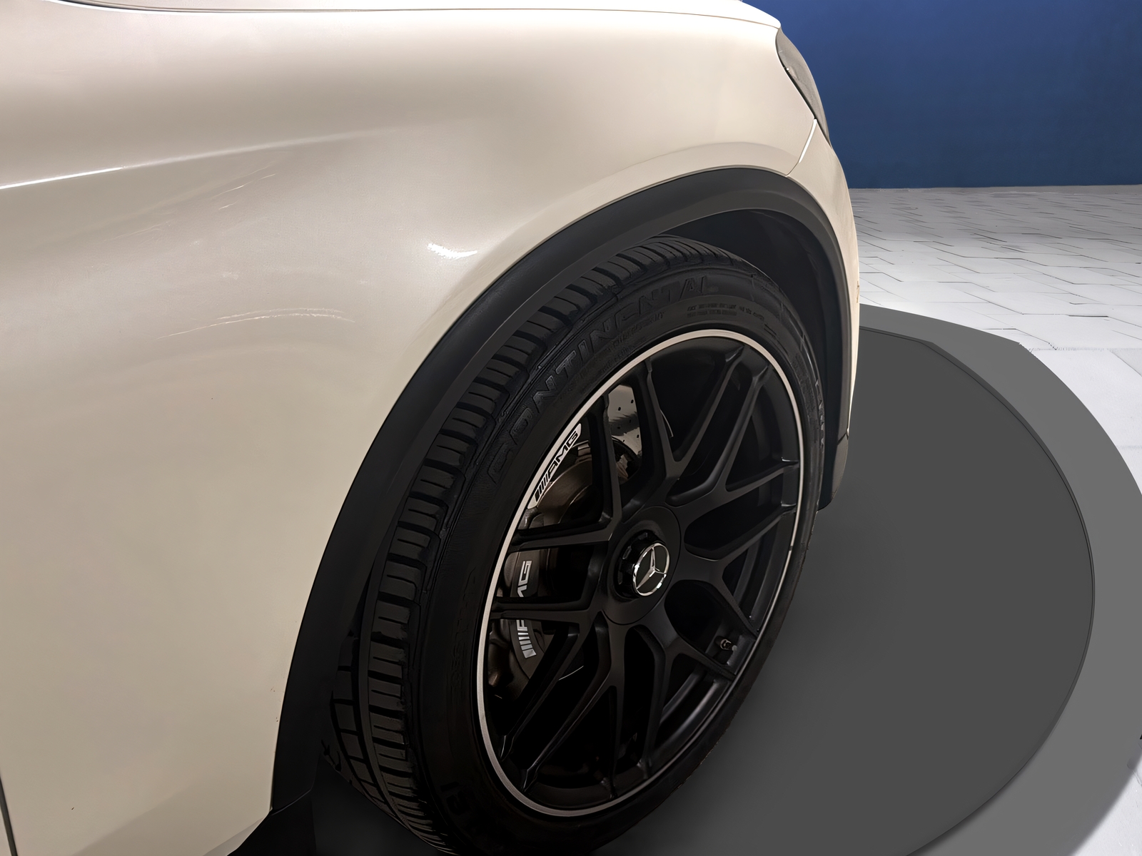 MERCEDES-BENZ GLC 63 AMG 4Matic+ 9G-Tronic-image-8