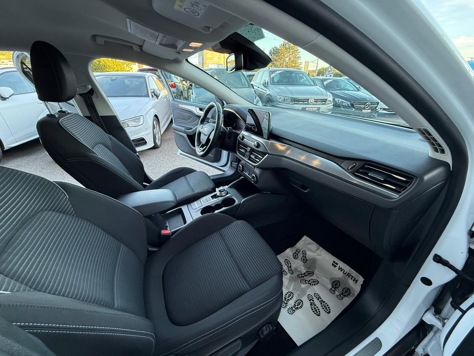 FORD Focus 2.0 TDCi Titanium Automatic-image-7