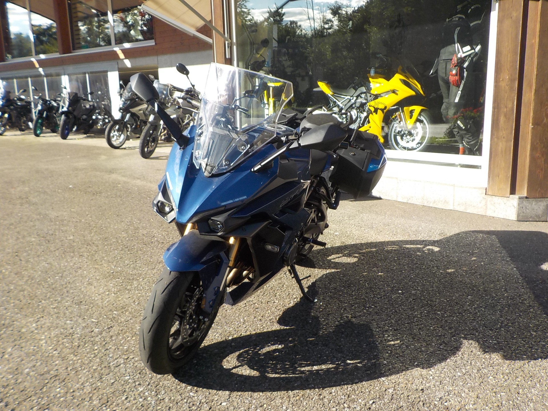 SUZUKI GSX-S 1000 GT Travel-image-2