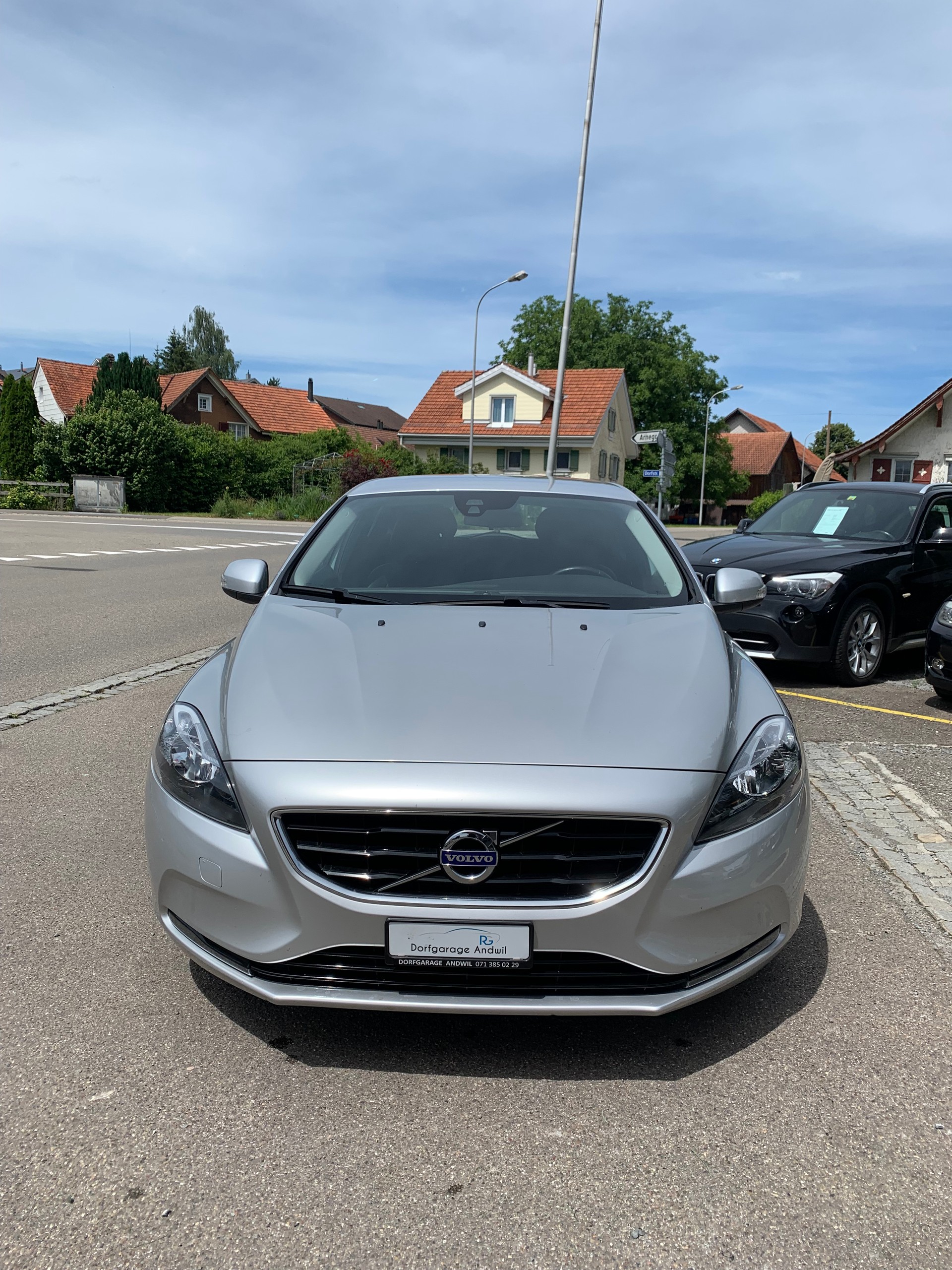 VOLVO V40 D2-image-5