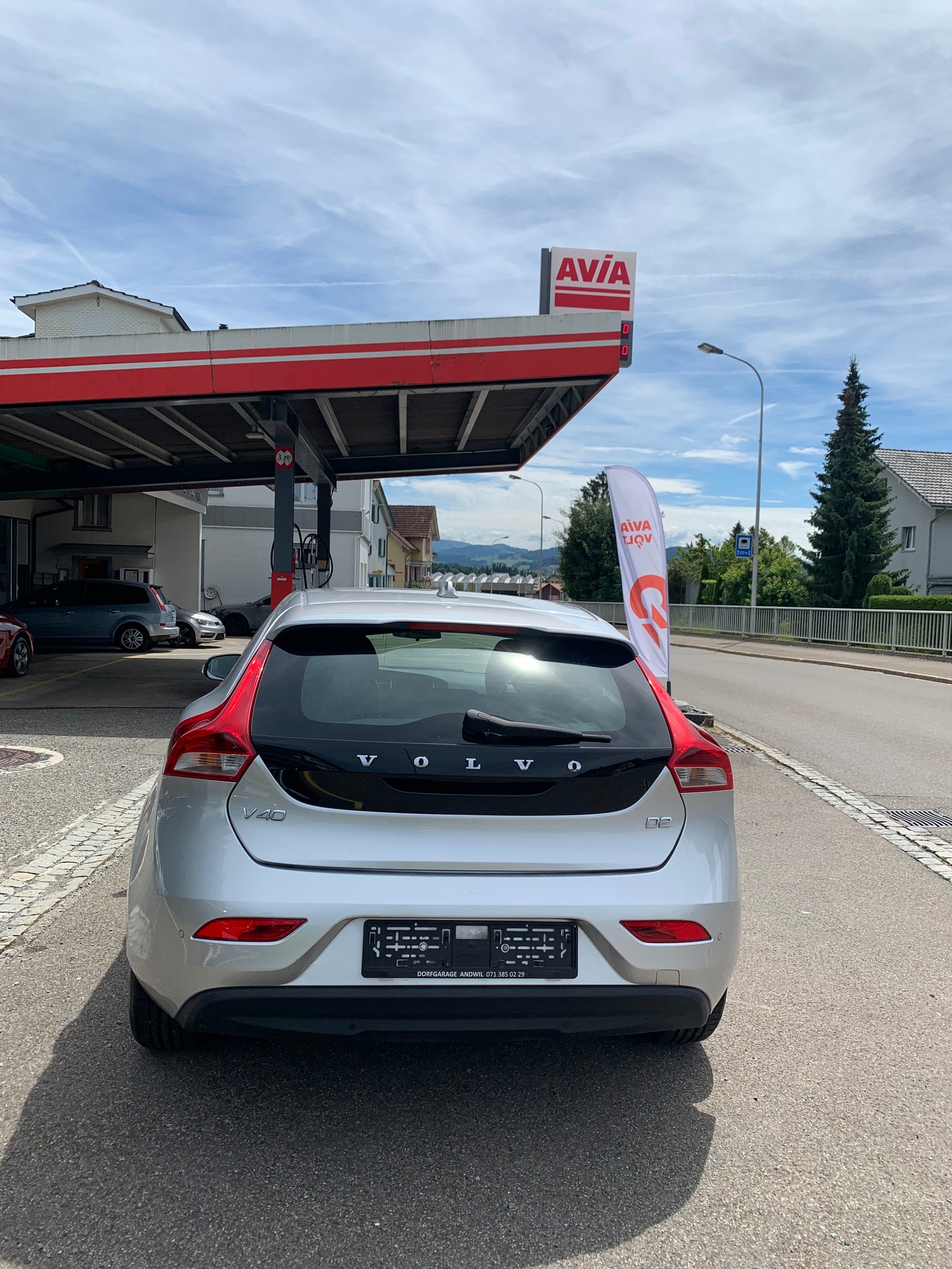 VOLVO V40 D2-image-2