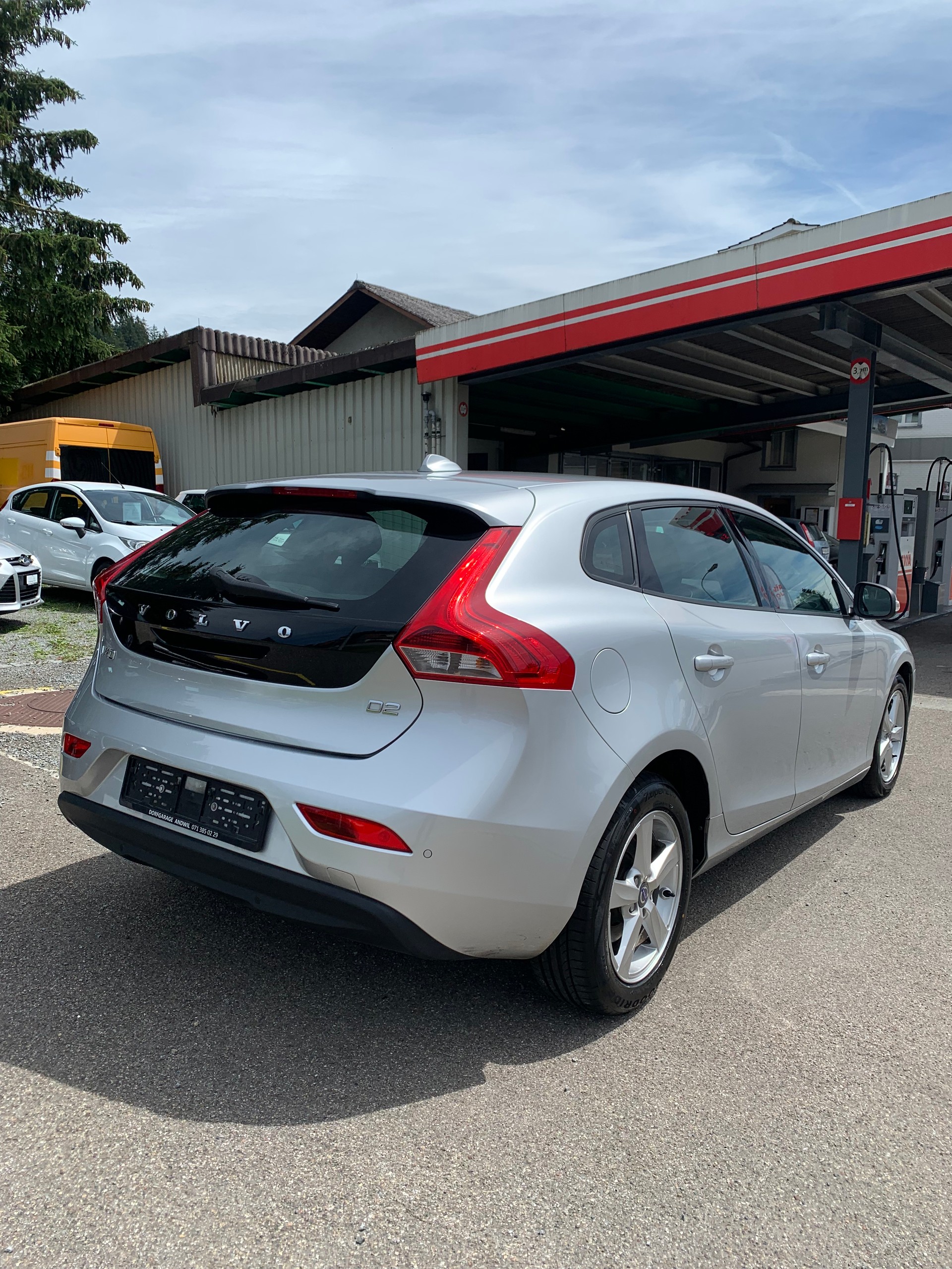 VOLVO V40 D2-image-3