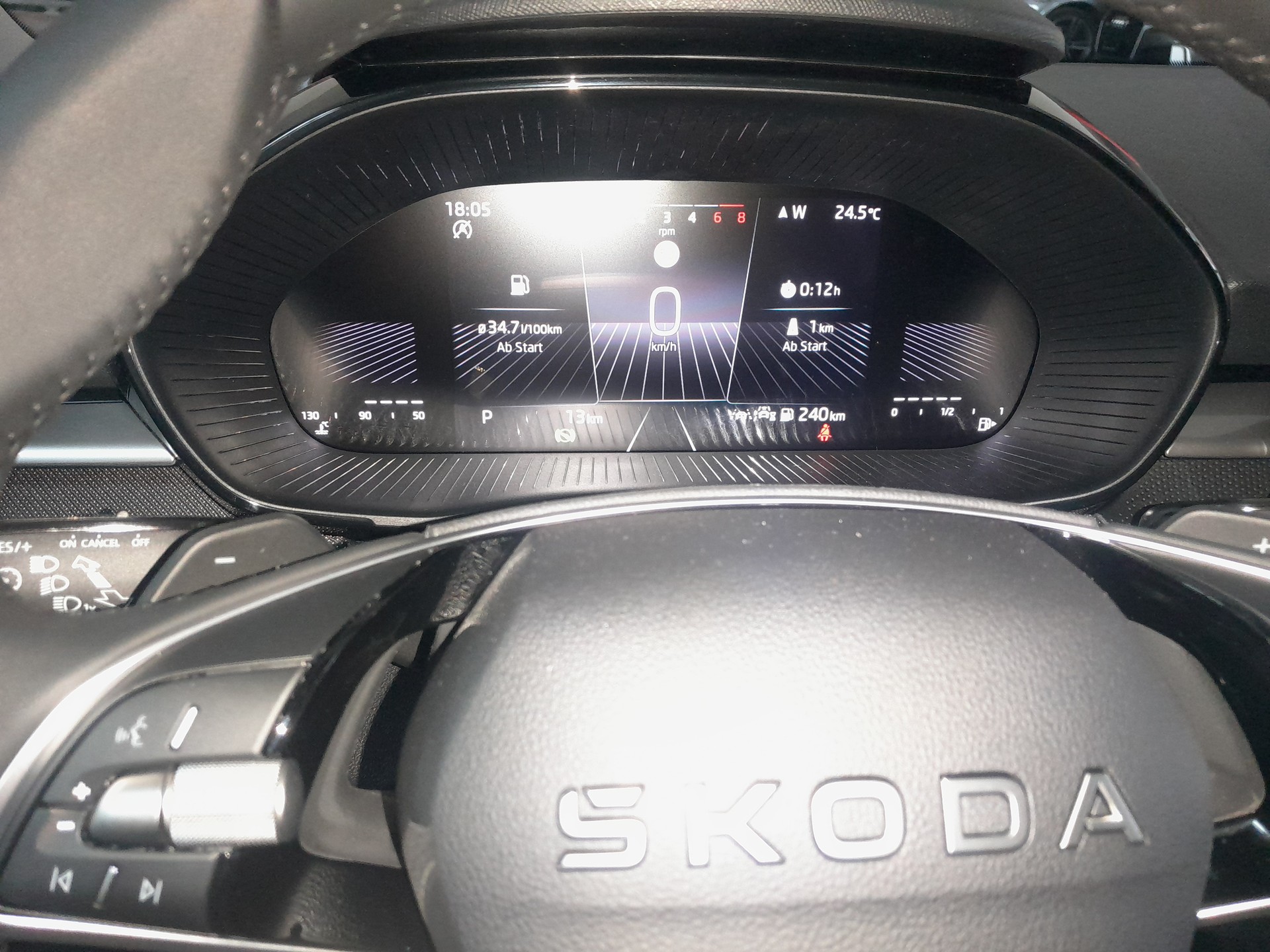 SKODA Fabia 1.0 TSI Dynamic DSG-image-9