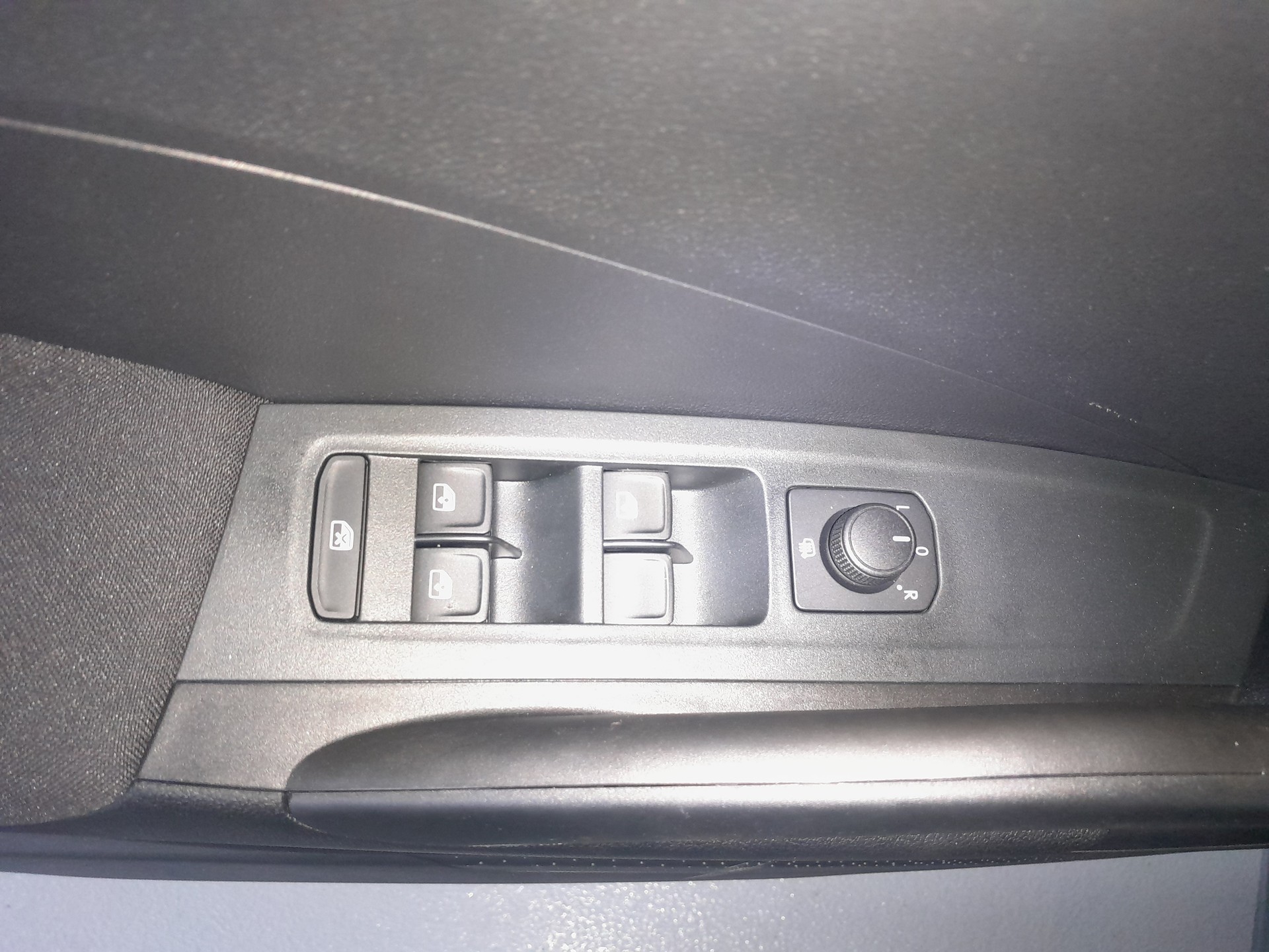 SKODA Fabia 1.0 TSI Dynamic DSG-image-8