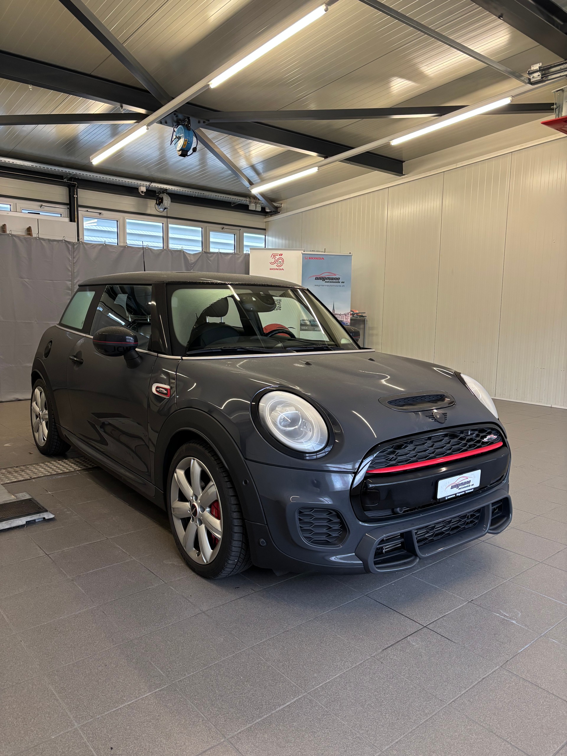 MINI Cooper John Cooper Works Steptronic-showroom-element-2