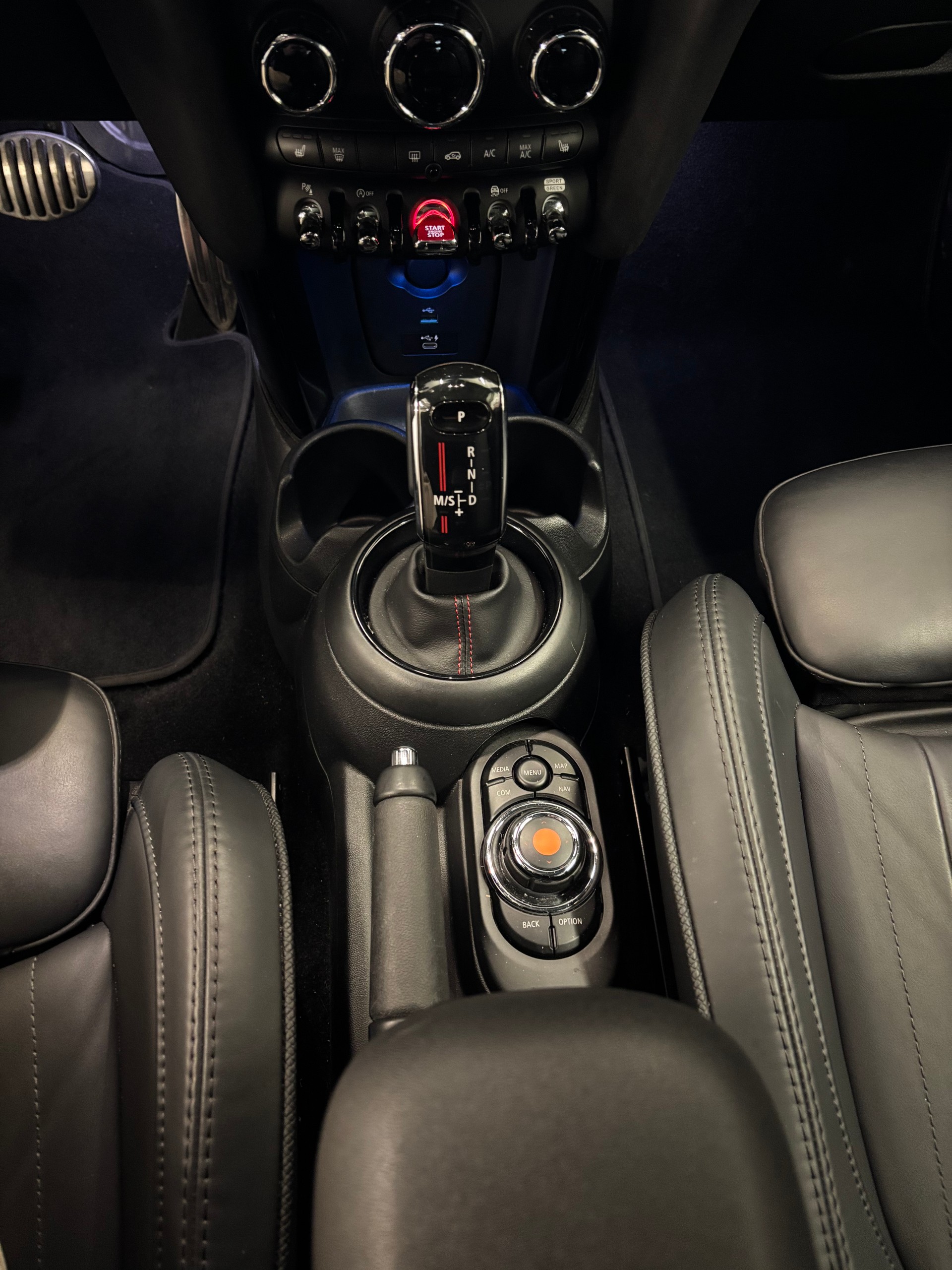 MINI Cooper John Cooper Works Steptronic-image-11