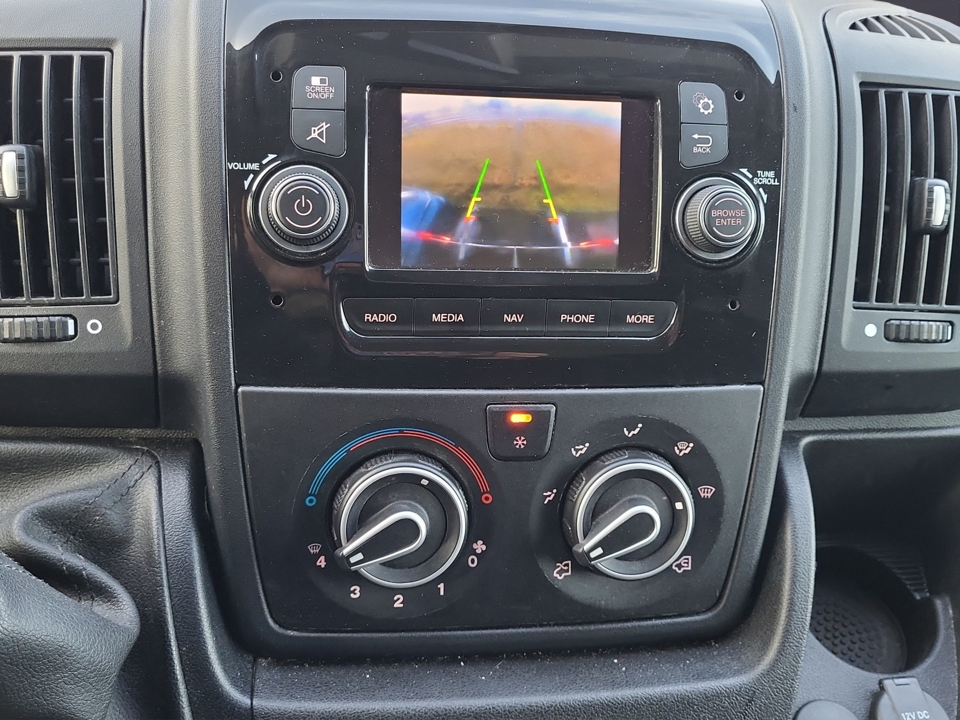 PEUGEOT Boxer 2.2 HDI 330 L1H1 Premium-image-6