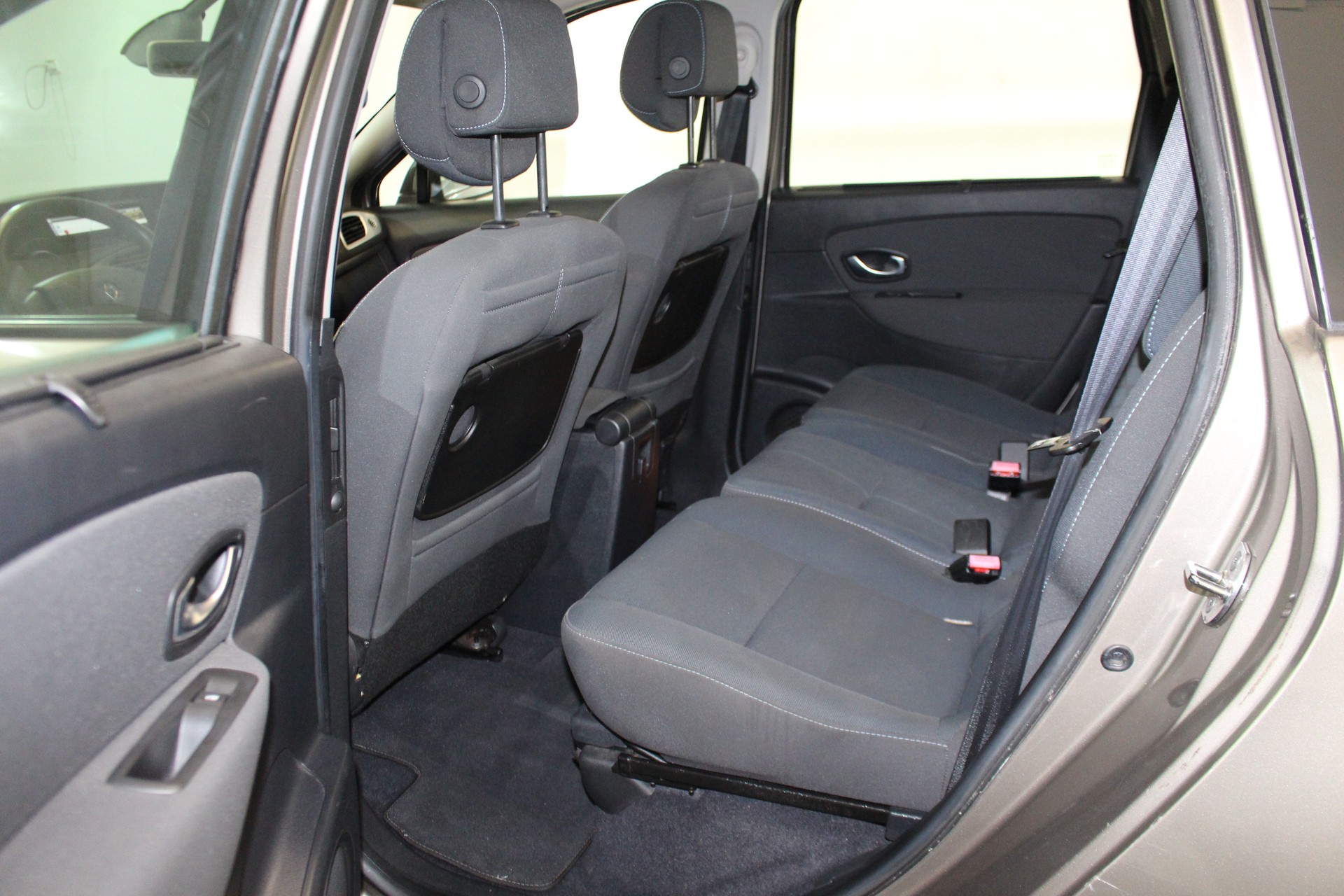RENAULT Grand Scénic 1.6 110 Expression 5P-image-7