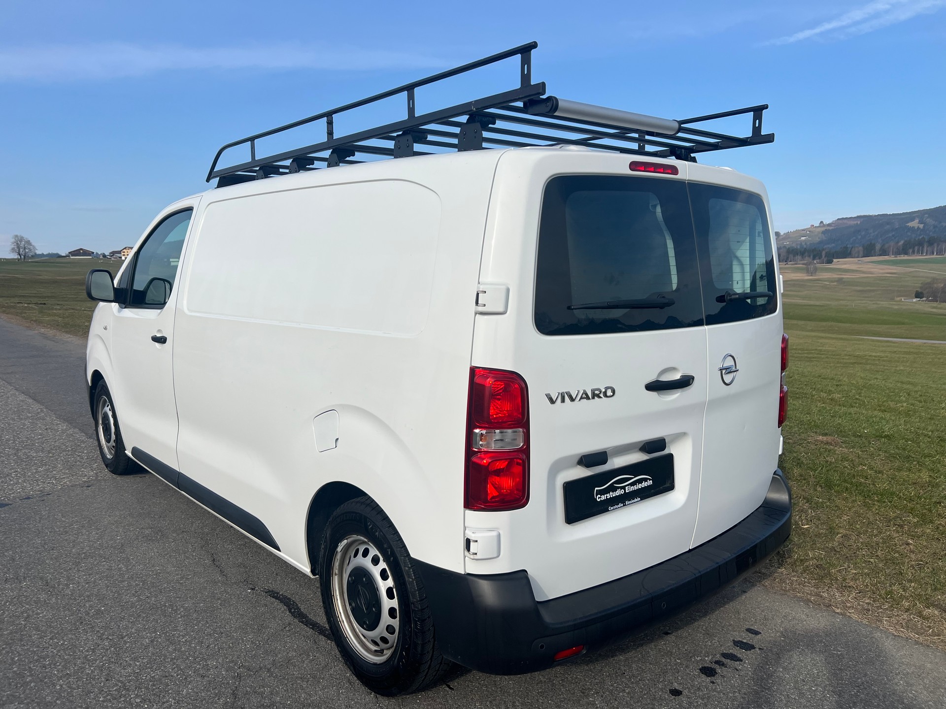 OPEL Vivaro Cargo 1.5 CDTI Inkl. Innenausbau!-image-3