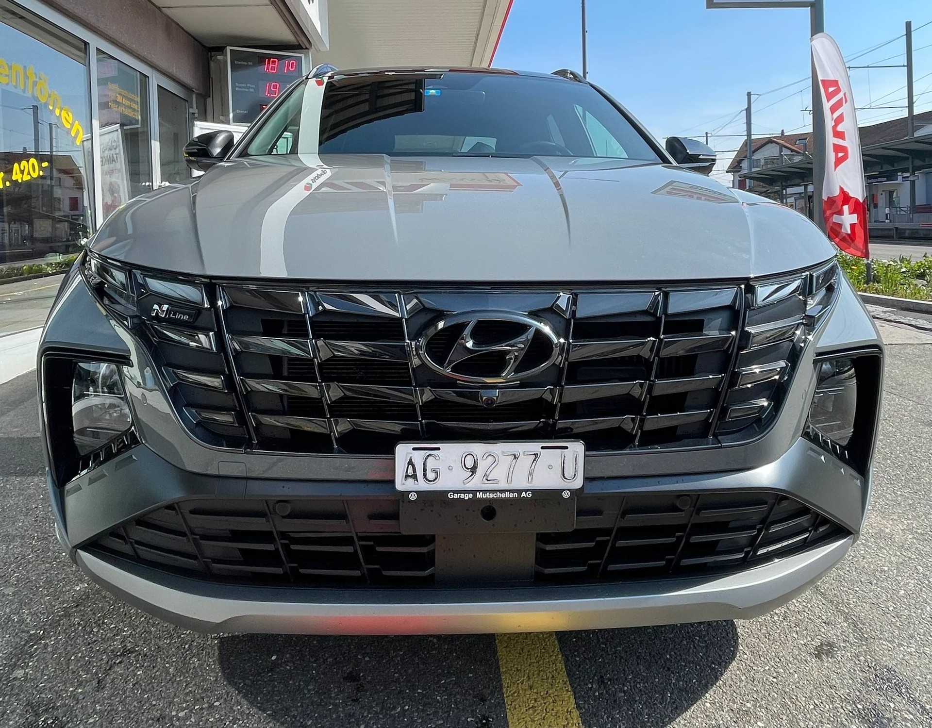 HYUNDAI Tucson 1.6 TGDI HEV starker 230PS N Line LUX pack 4WD Werksgarantie bis 05/2027-image-2