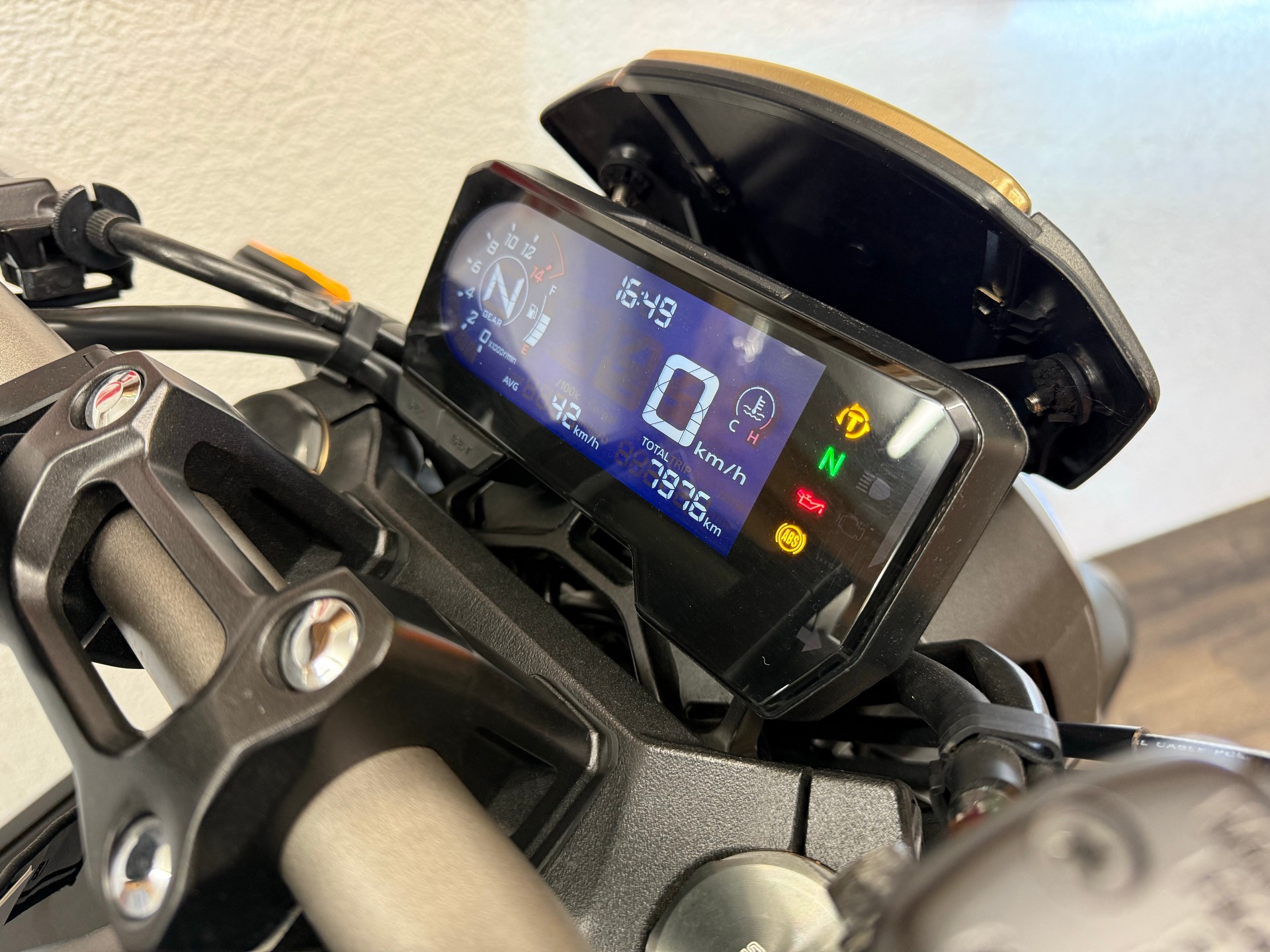 HONDA CB 650 R ABS-image-4