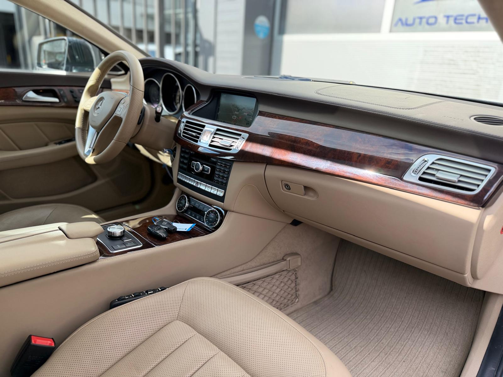 MERCEDES-BENZ CLS 350 CDI Executive 4Matic 7G-Tronic-image-14