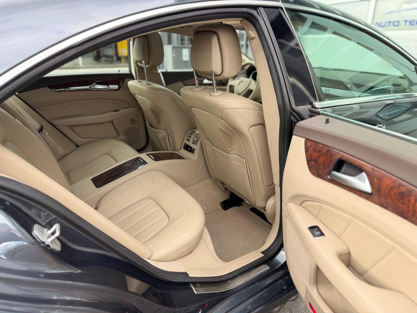 MERCEDES-BENZ CLS 350 CDI Executive 4Matic 7G-Tronic-image-24